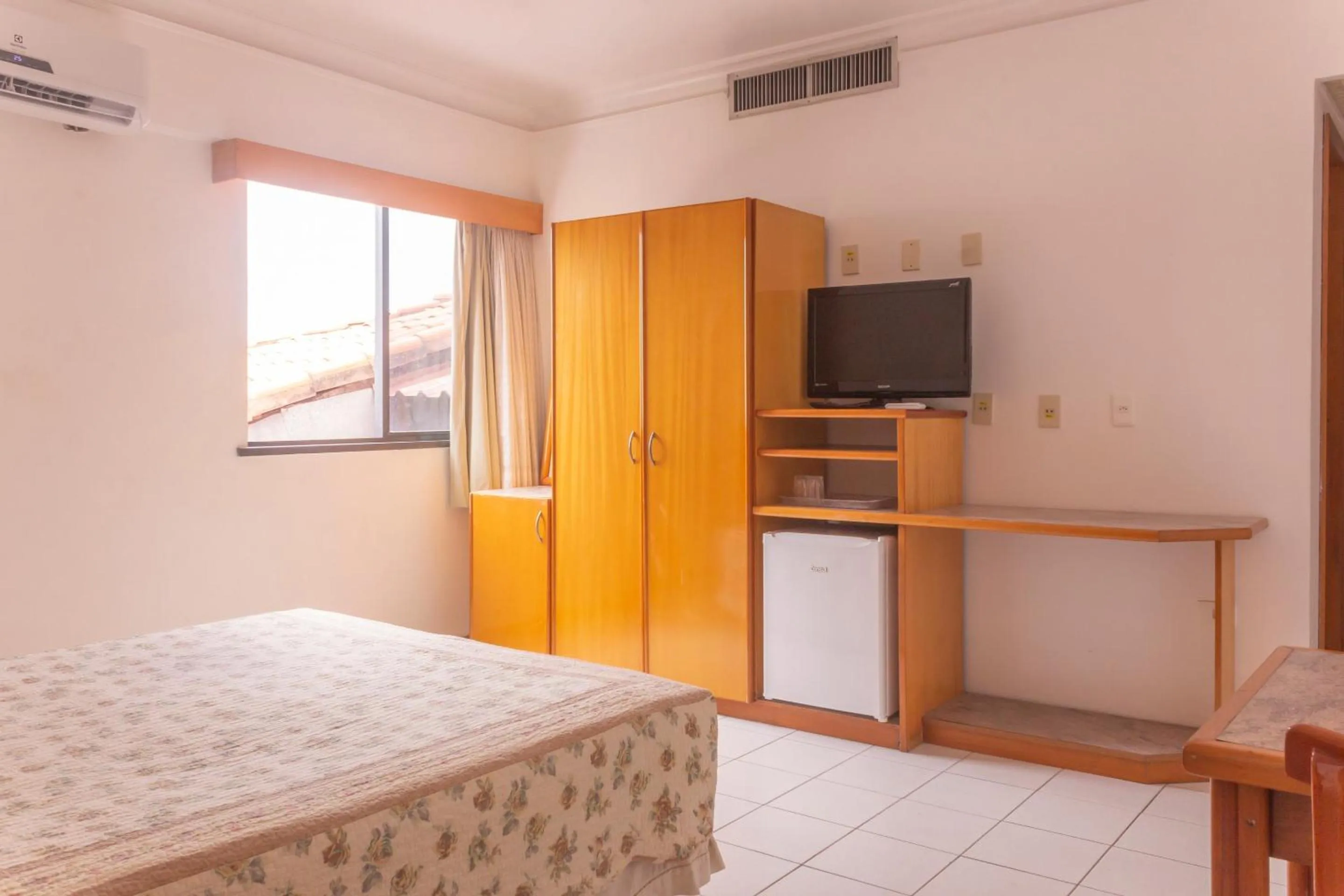 Bedroom, Bed in Rede Andrade Real