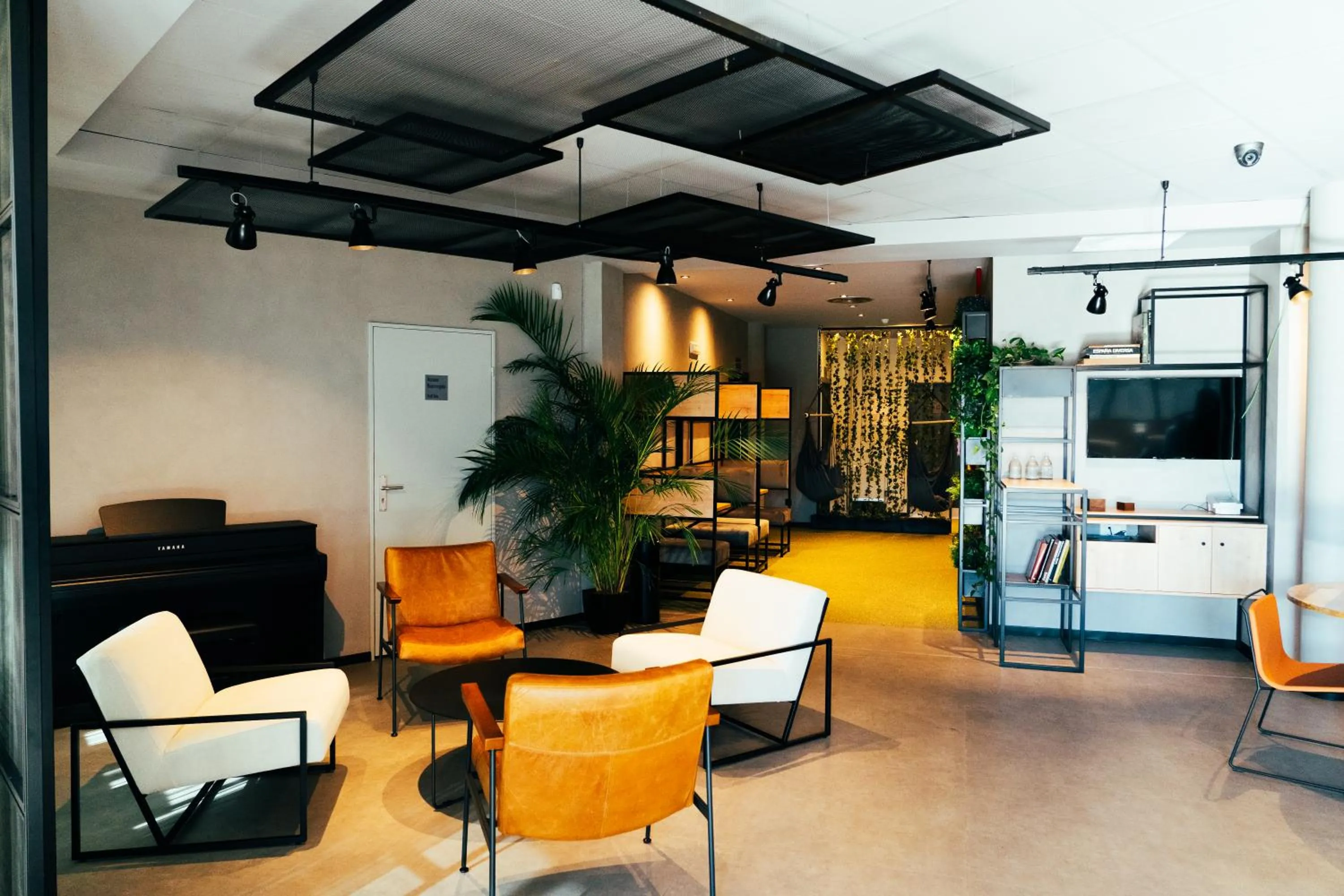 Seating area in Ibis Valladolid