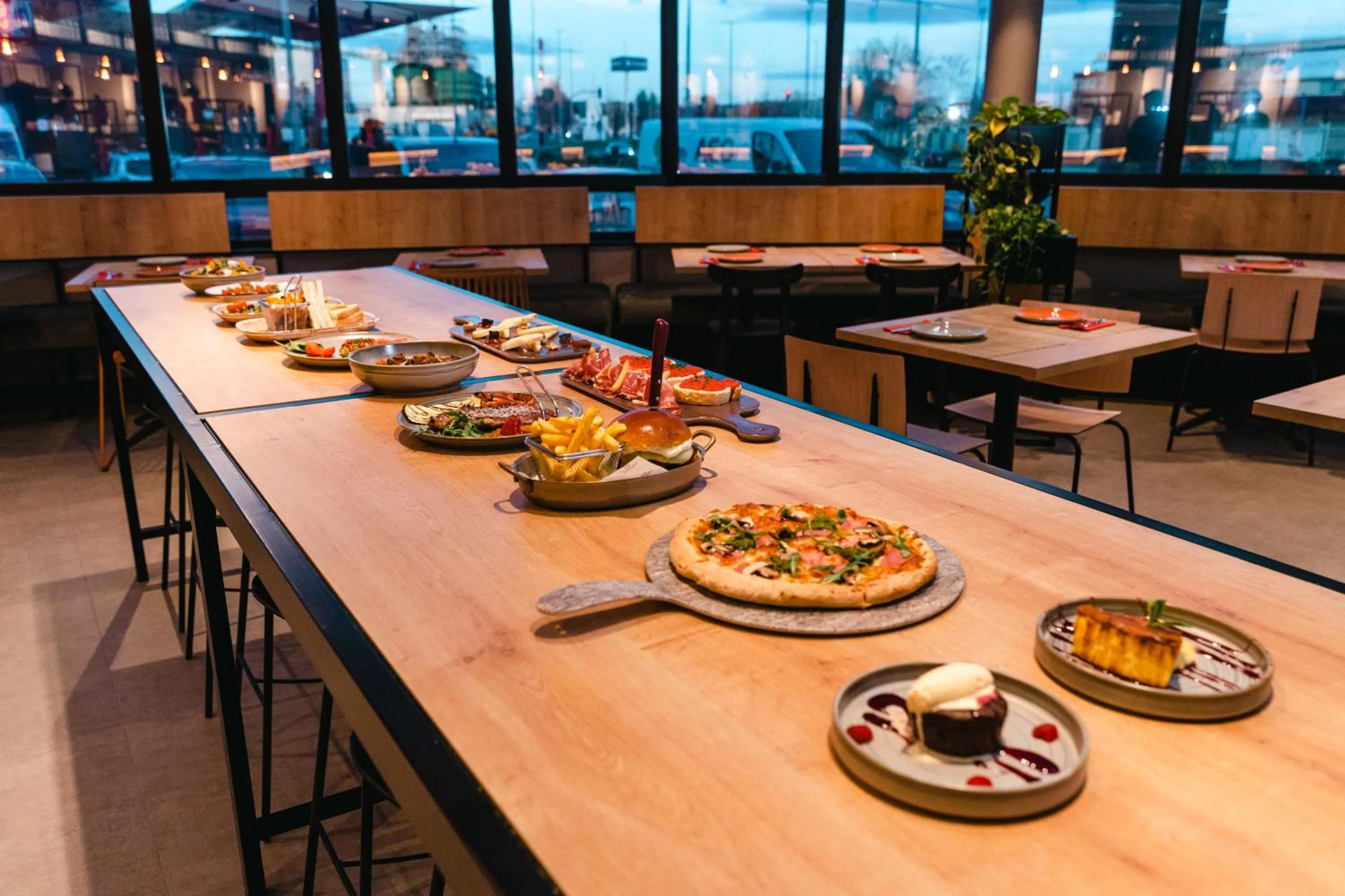 Restaurant/places to eat in Ibis Valladolid