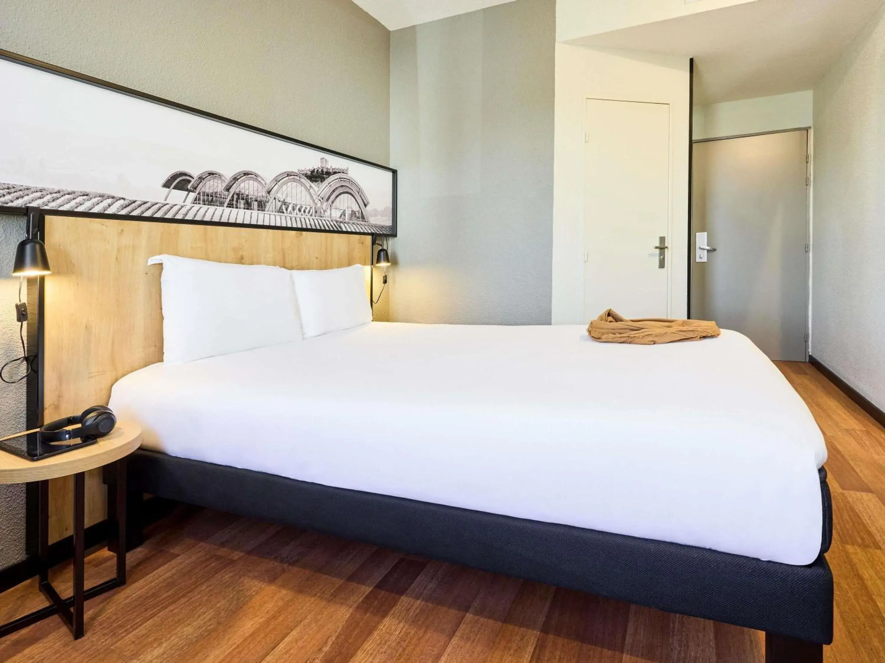 Bedroom, Bed in Ibis Valladolid Bedroom, Bed in Ibis Valladolid