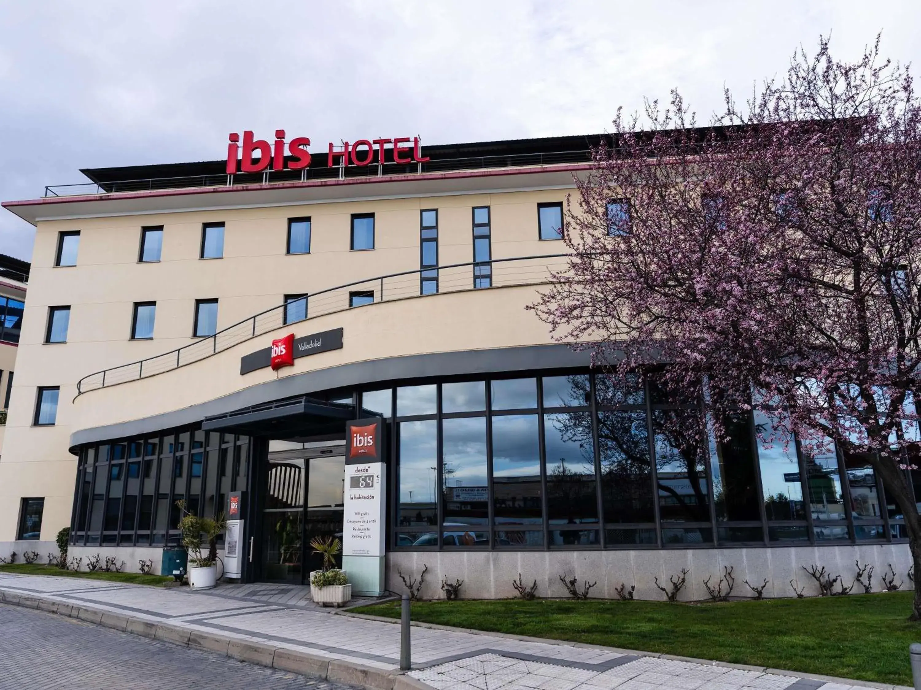 Property building in Ibis Valladolid Property building in Ibis Valladolid