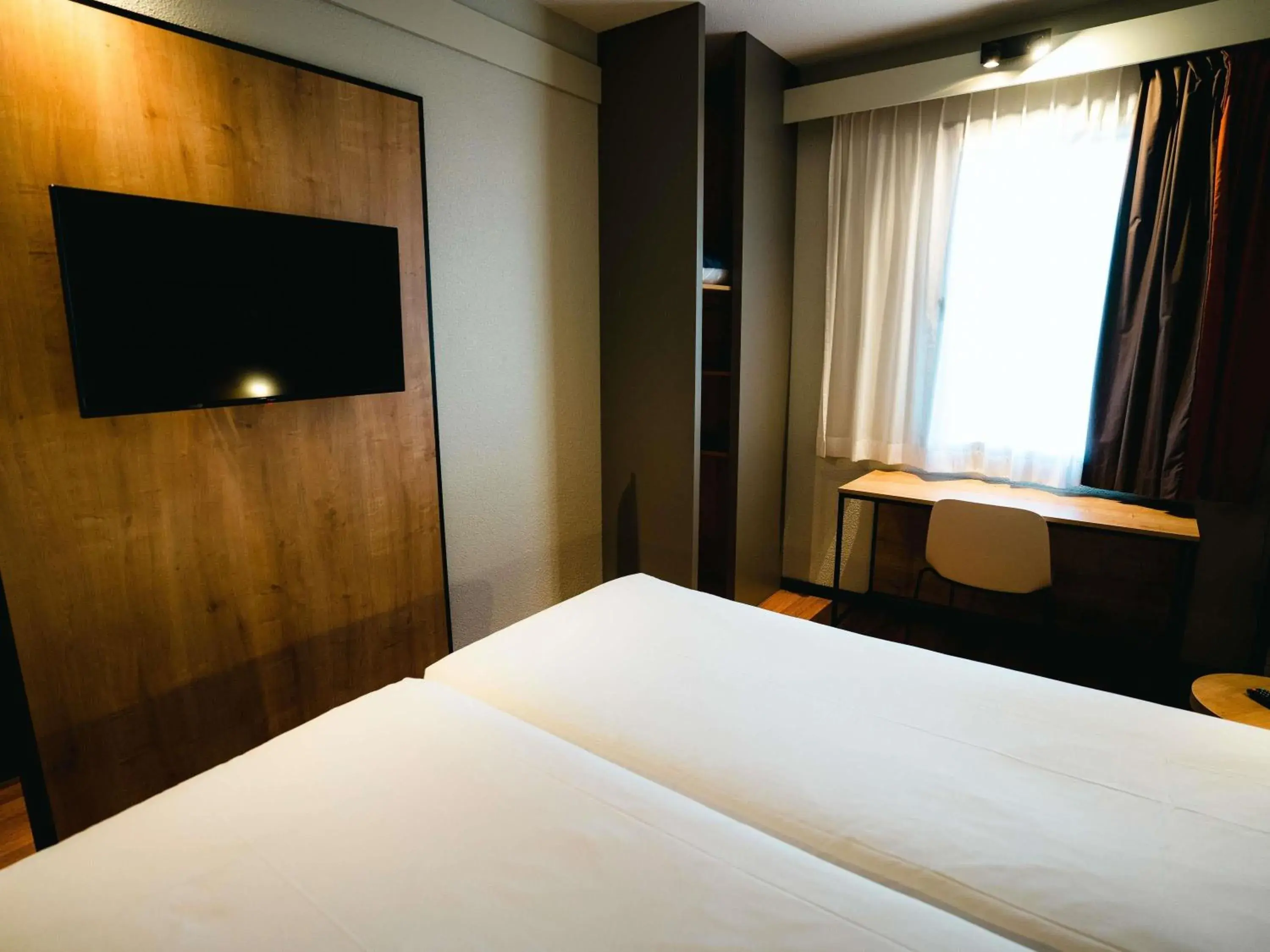 Bedroom, Bed in Ibis Valladolid Bedroom, Bed in Ibis Valladolid