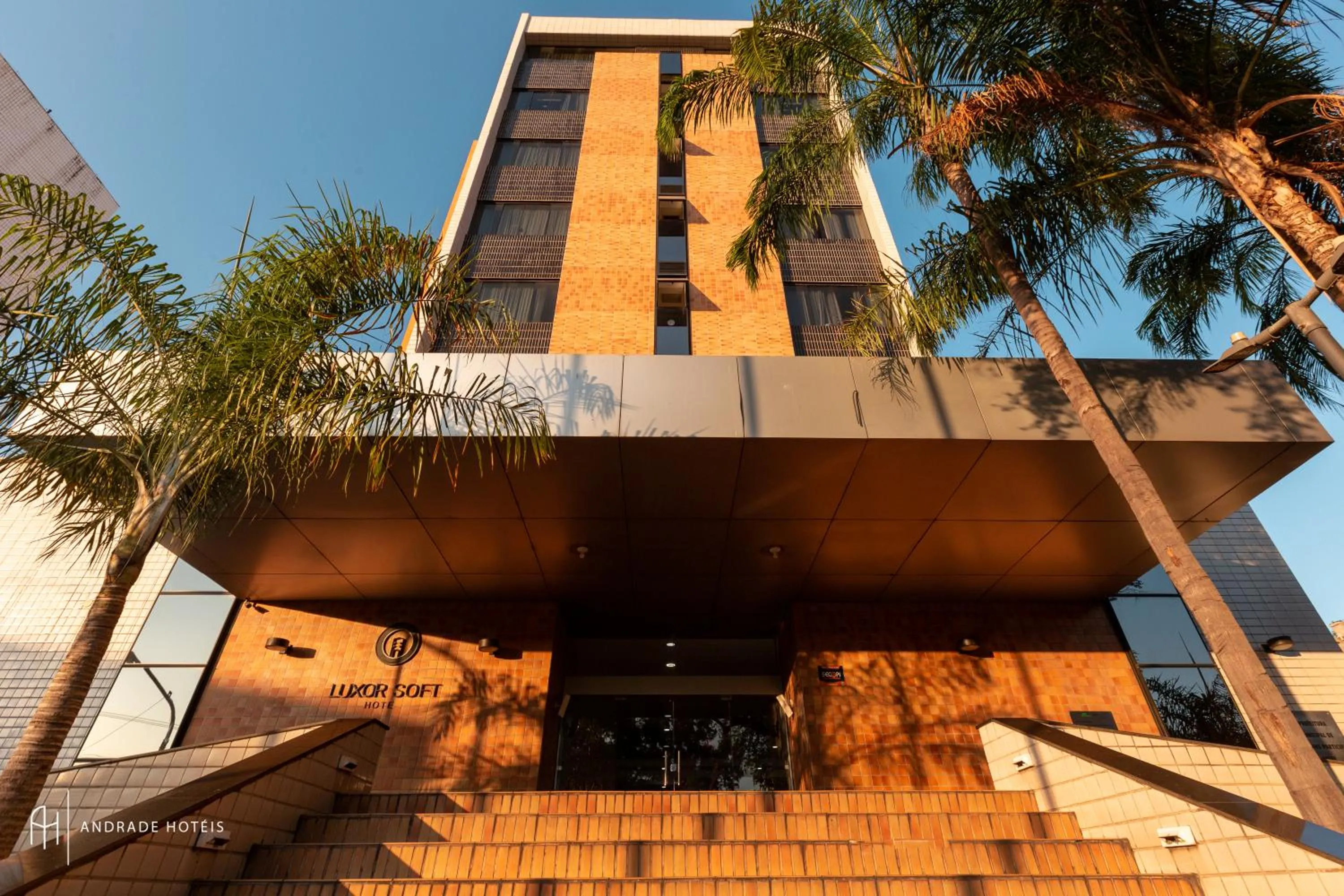 Property building in Rede Andrade Luxor