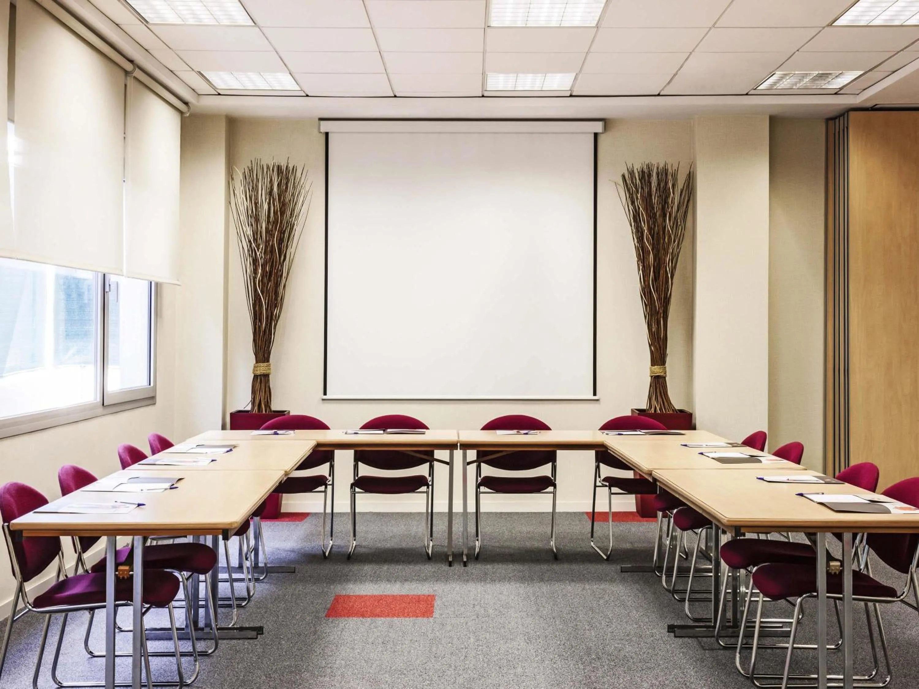 Property building in Ibis Barcelona Molins de Rei