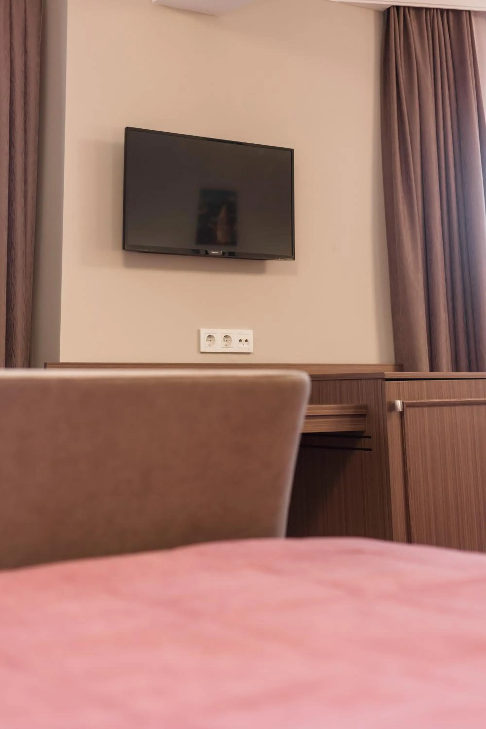 Communal lounge/ TV room, Bed in HALİT VARGÜN APART