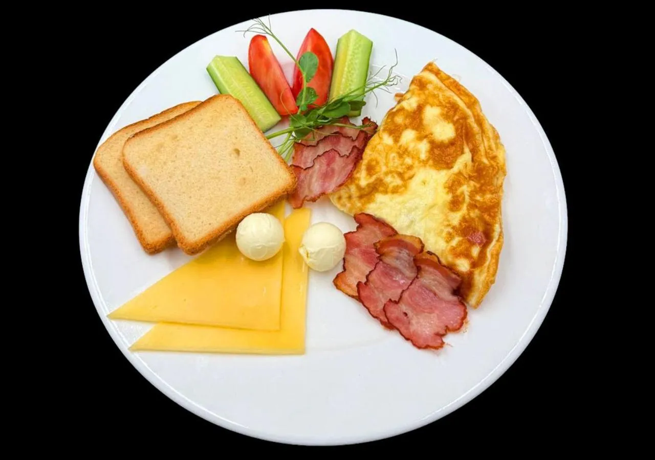 Breakfast in Дизайн-готель ROAD