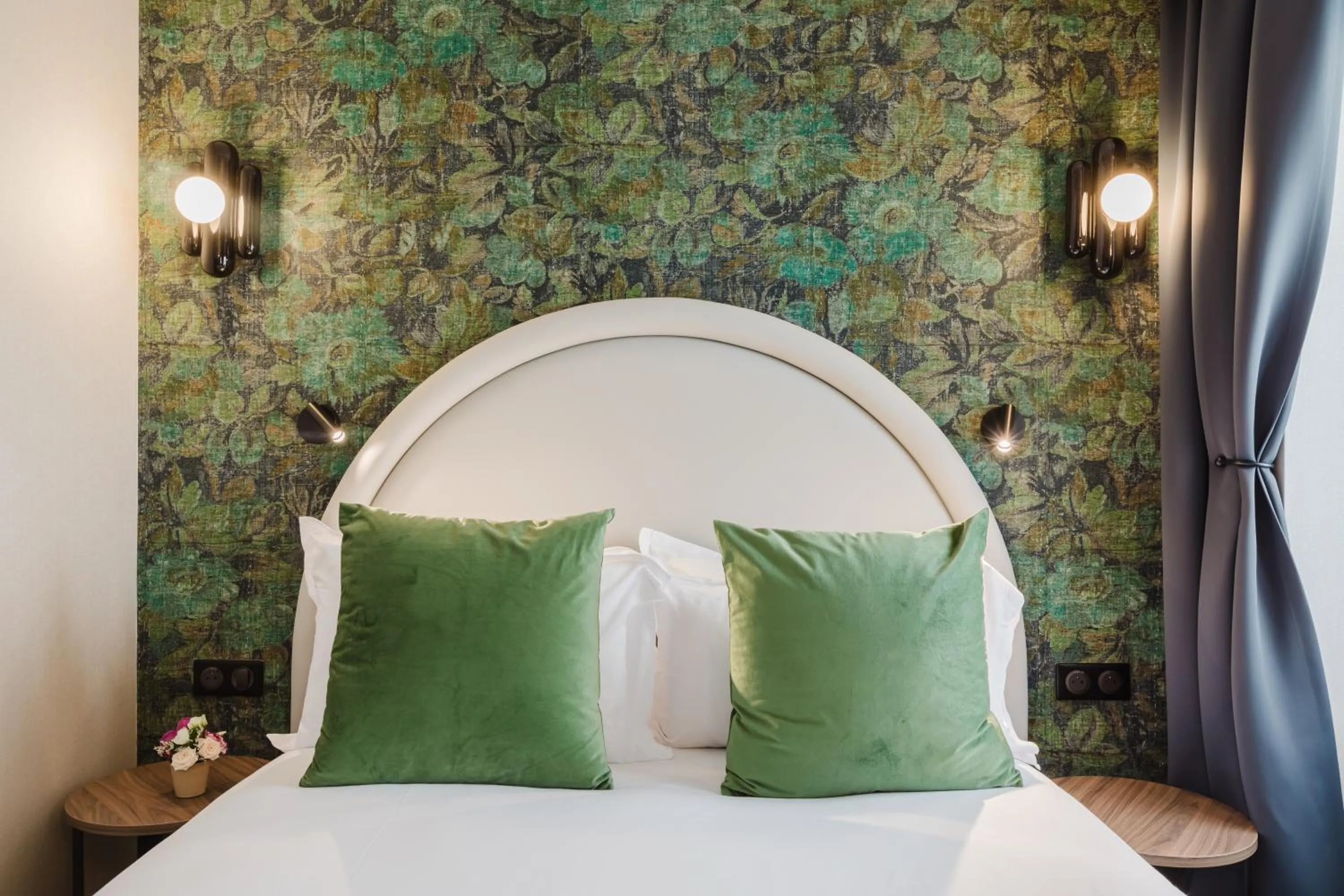 Bed in Hotel Prince Albert Opéra