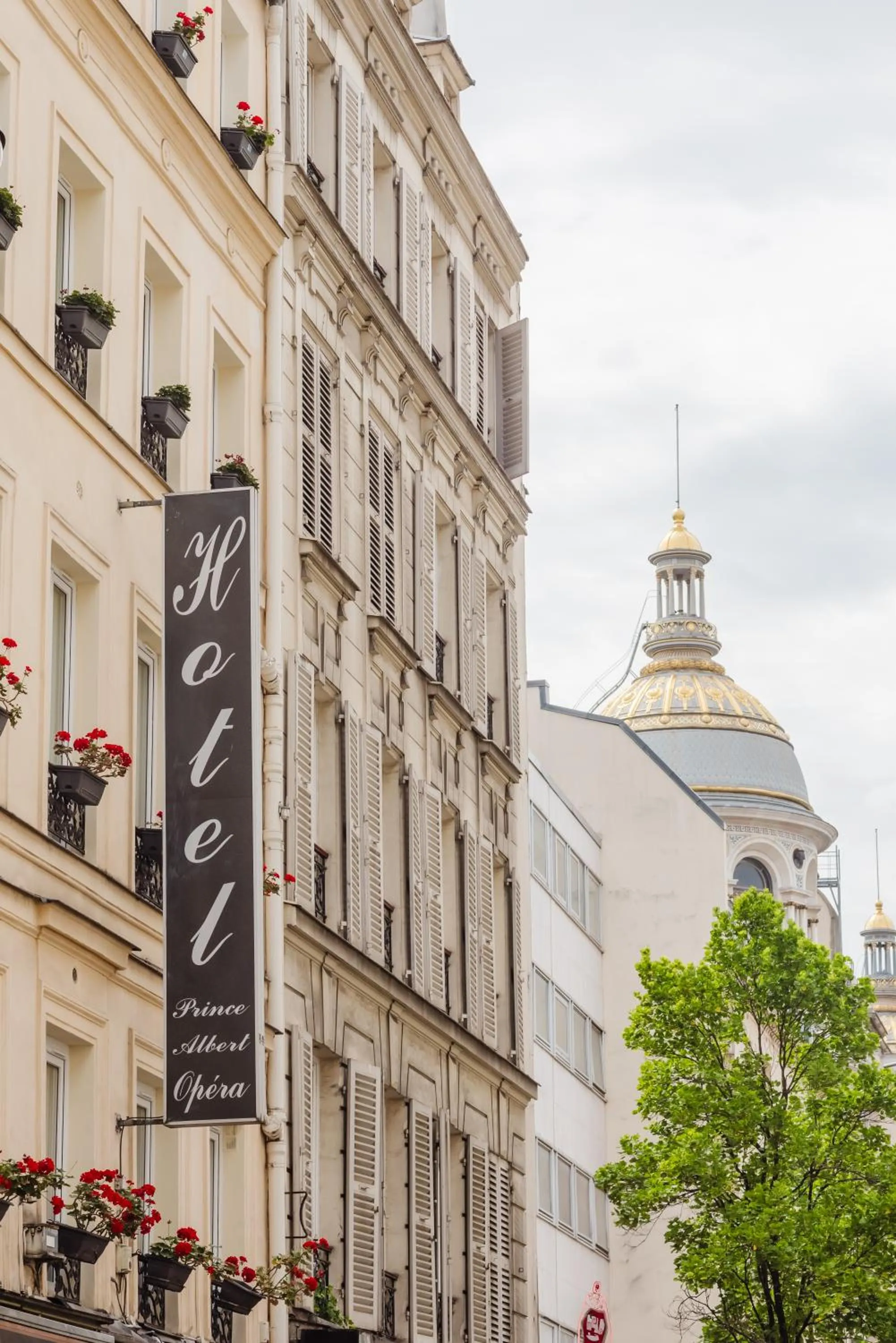Property building in Hotel Prince Albert Opéra