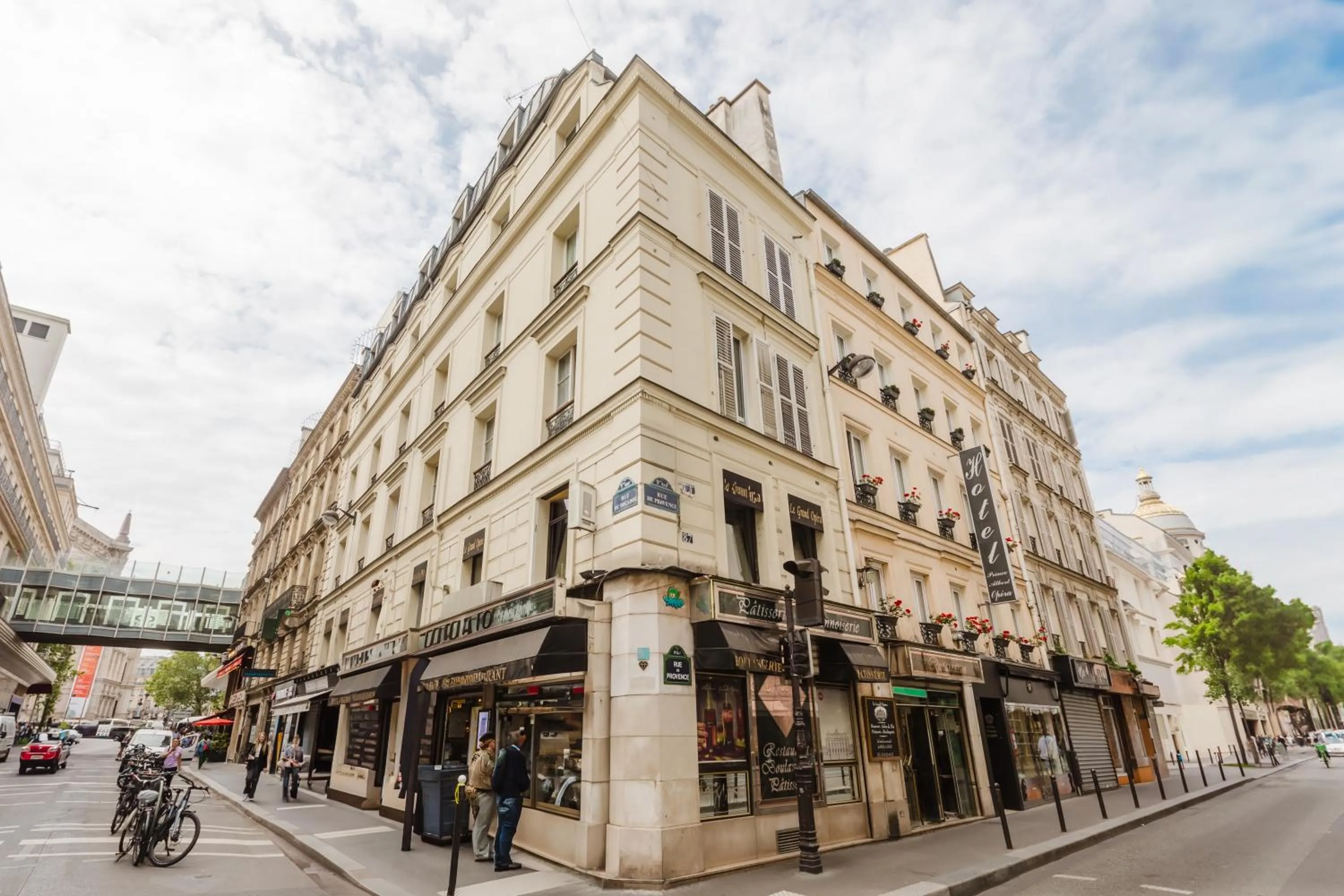 Property building in Hotel Prince Albert Opéra