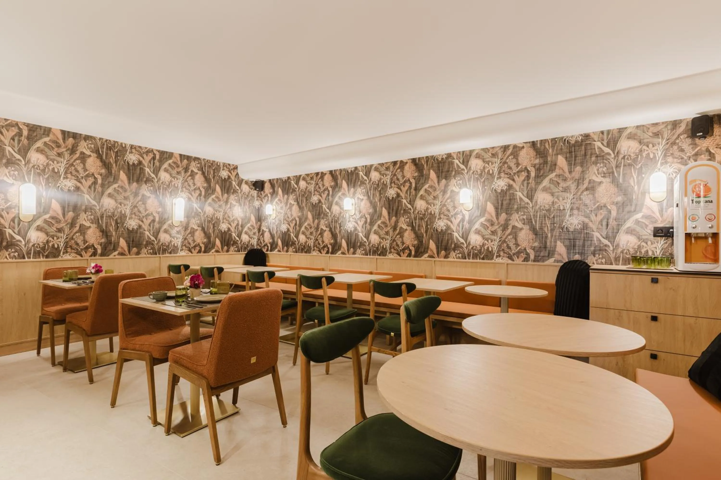 Breakfast in Hotel Prince Albert Opéra