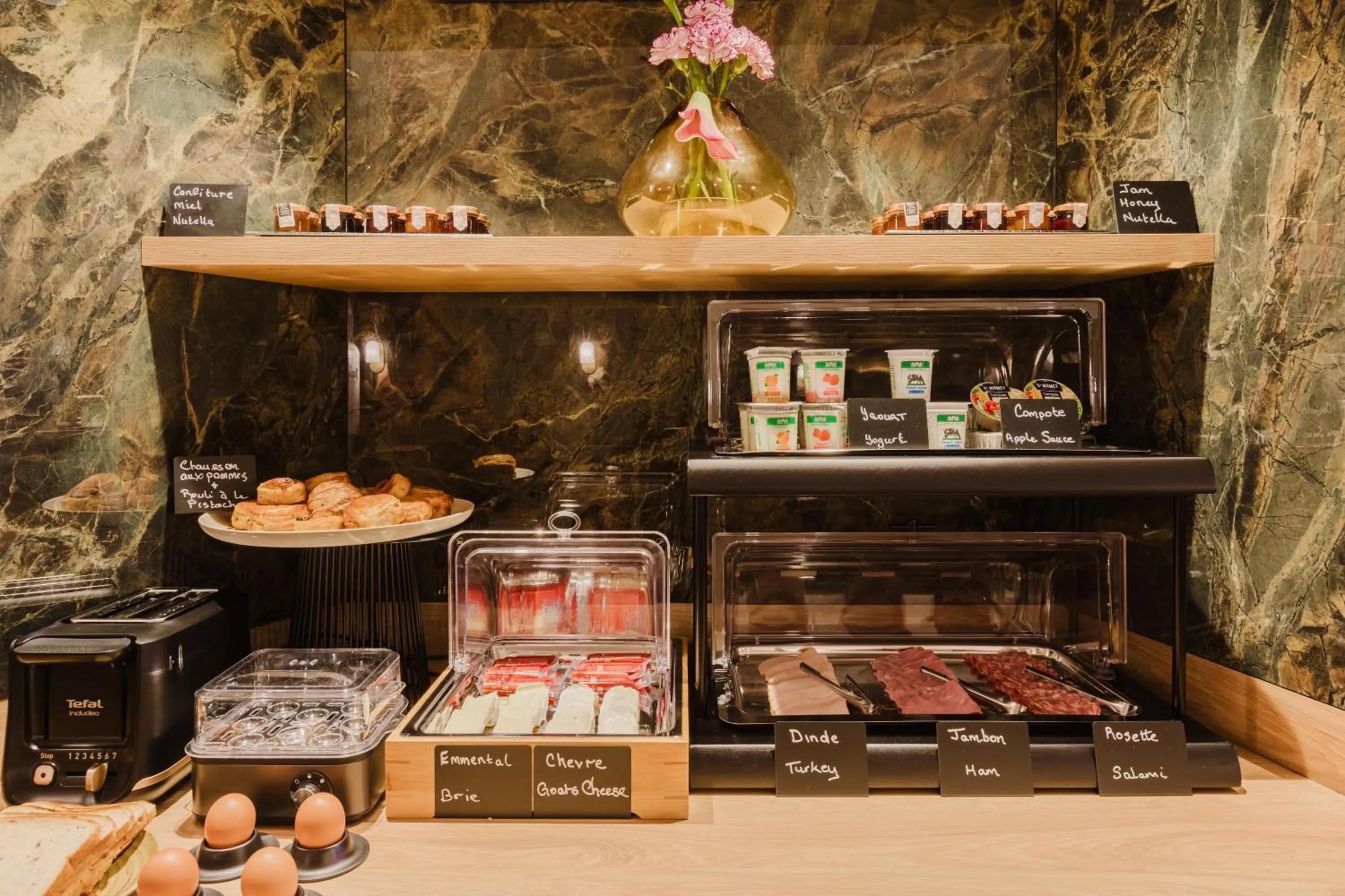 Food and drinks in Hotel Prince Albert Opéra