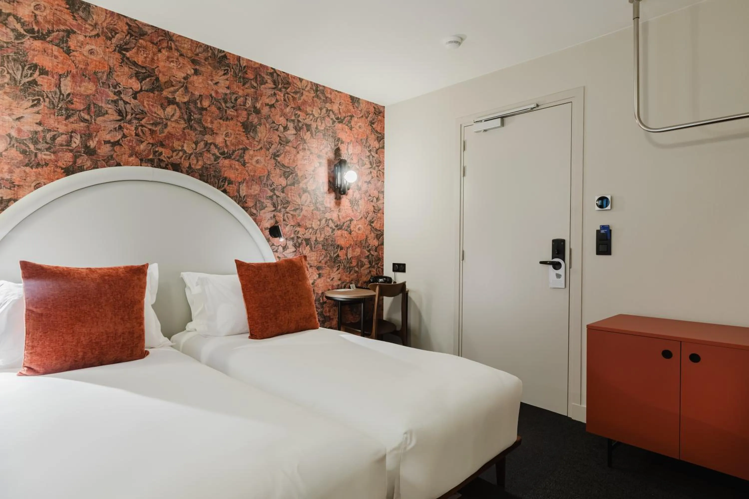 Bed in Hotel Prince Albert Opéra