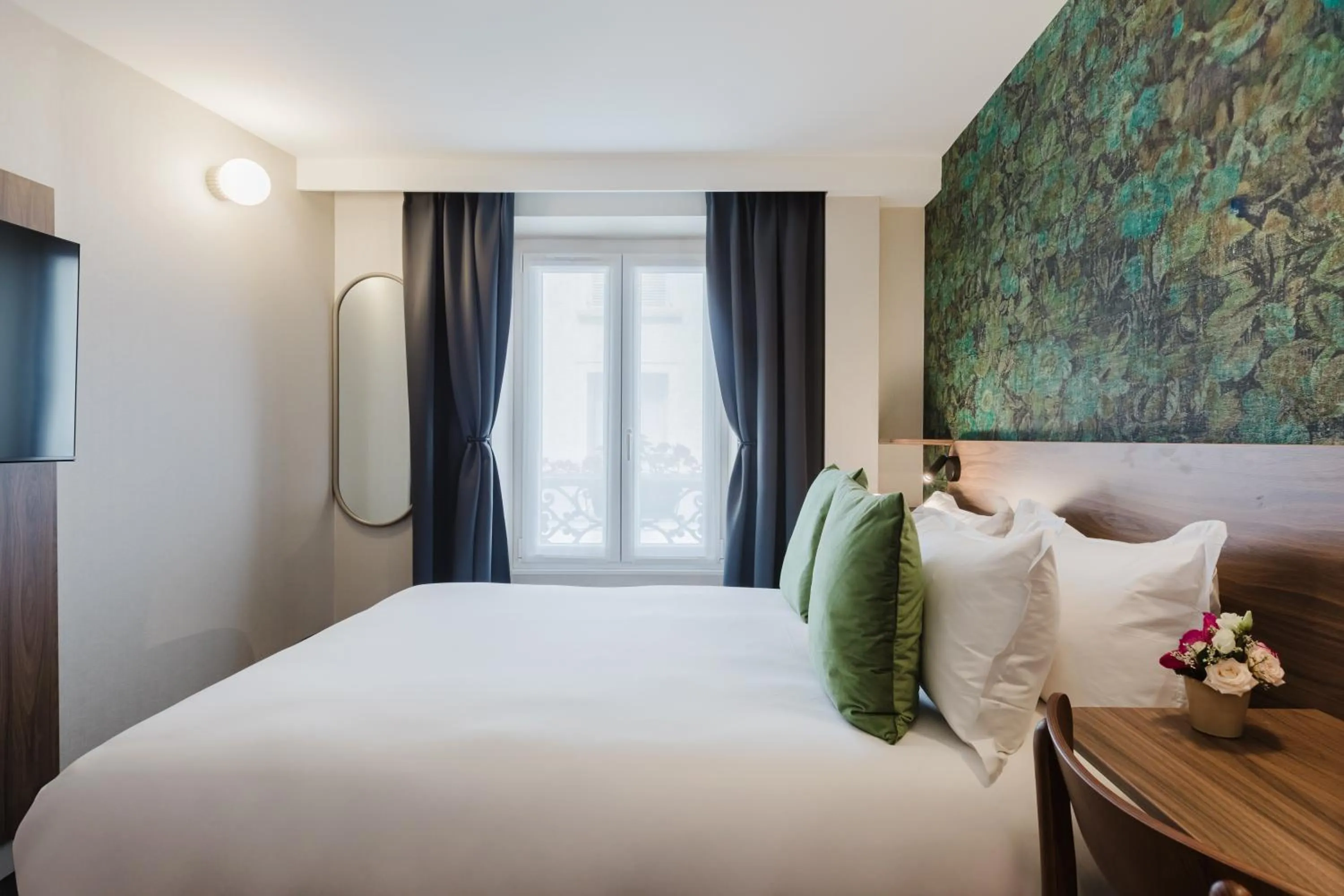 Bed in Hotel Prince Albert Opéra