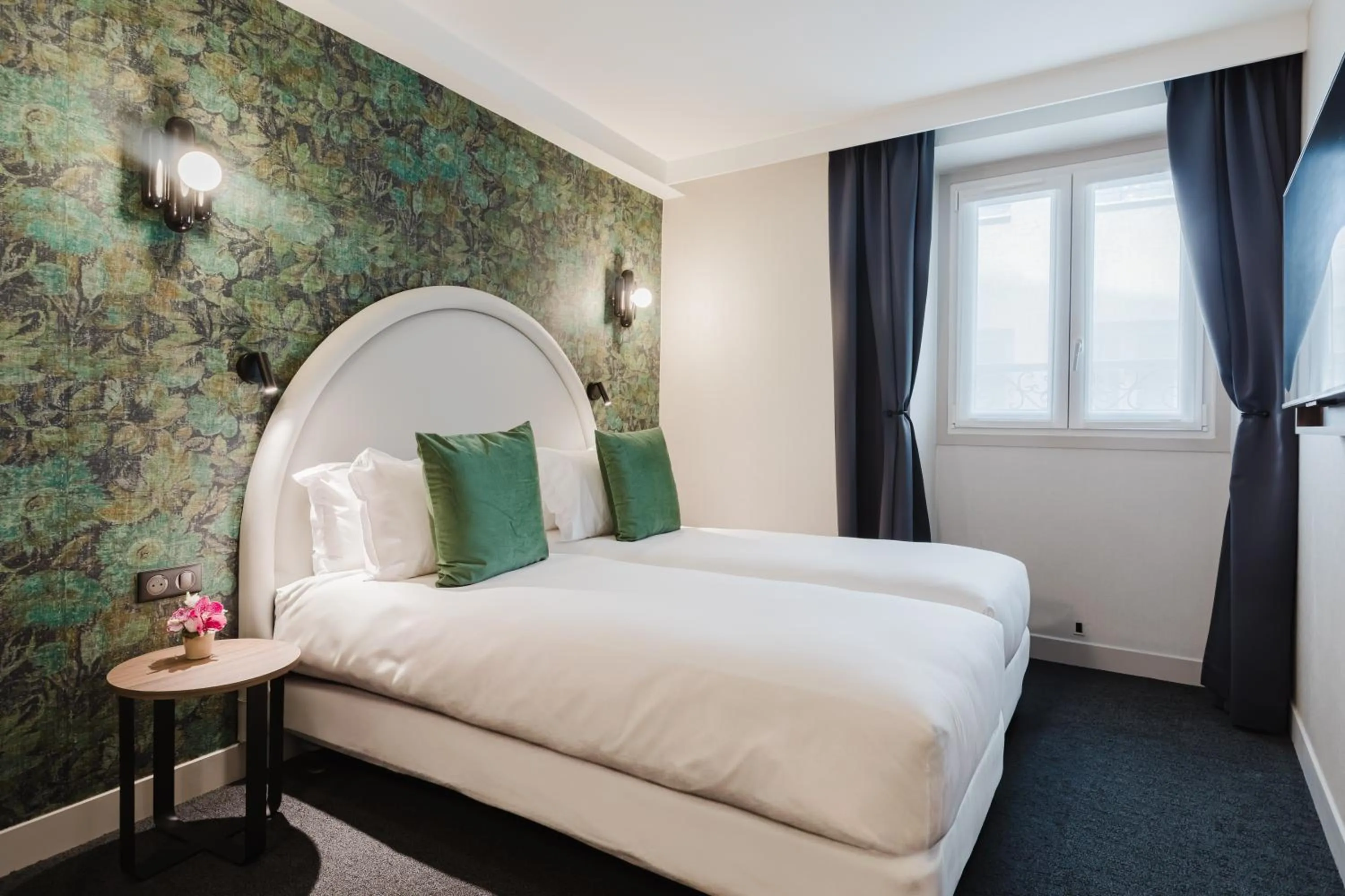 Bed in Hotel Prince Albert Opéra