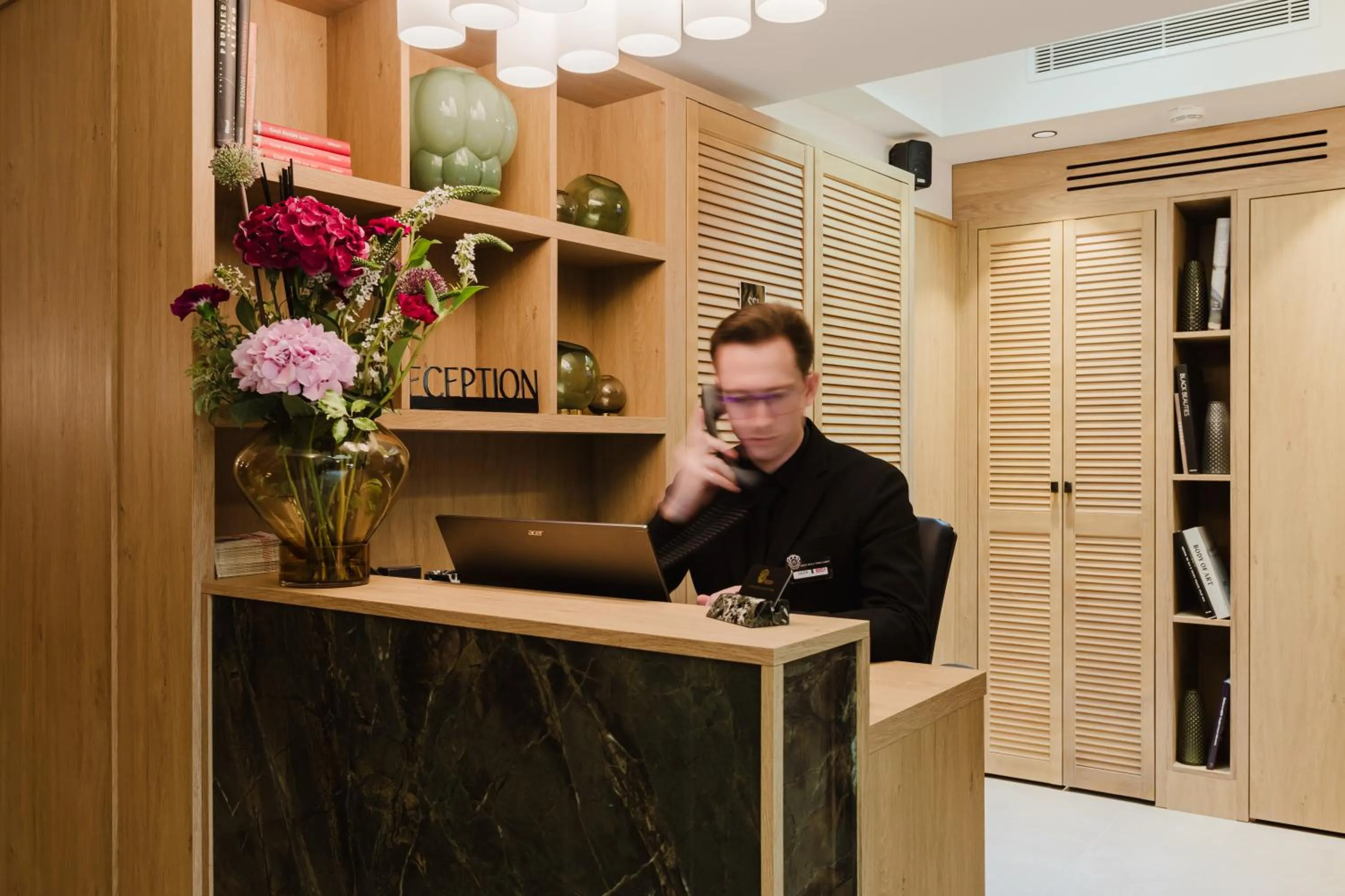 Staff in Hotel Prince Albert Opéra