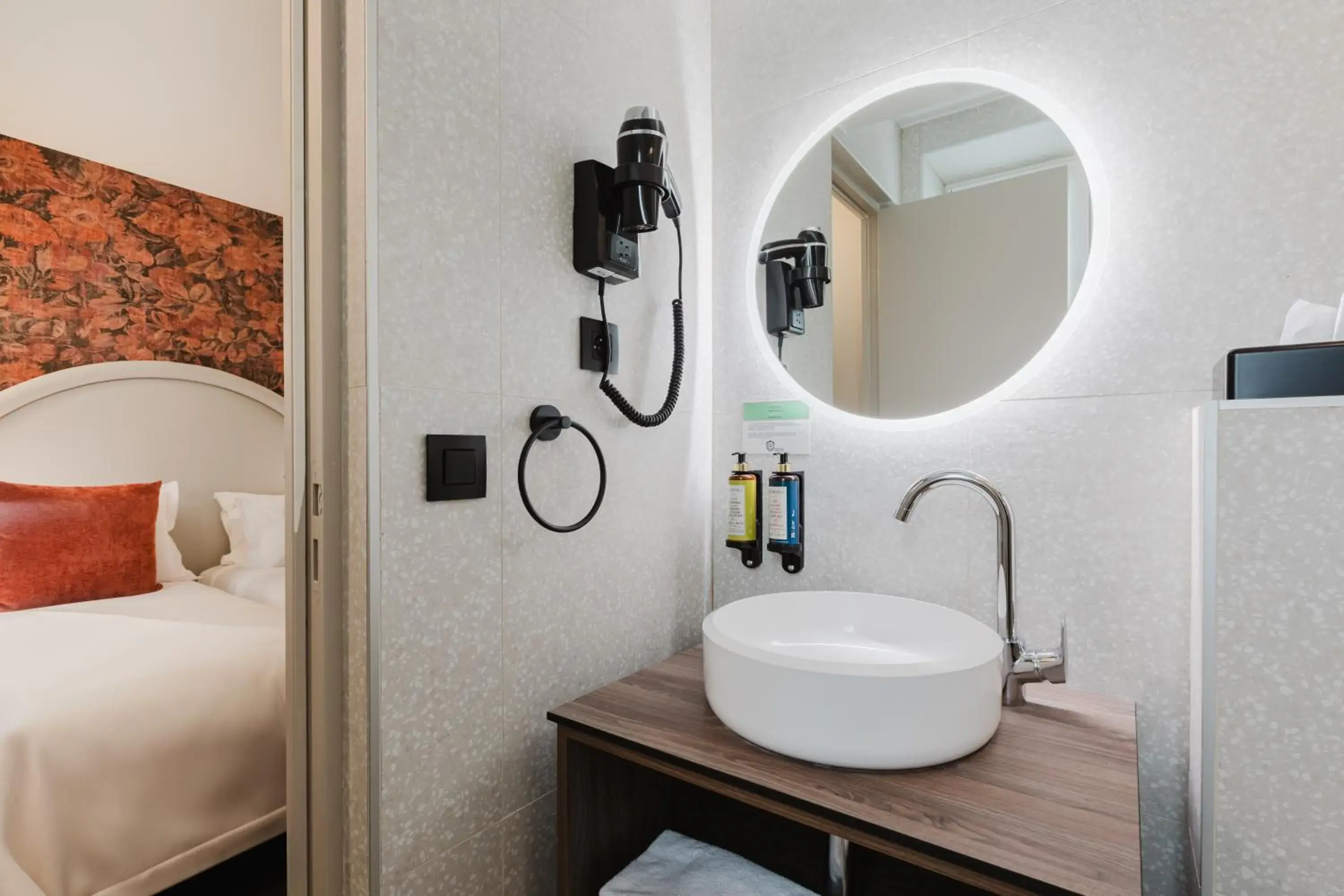 Bed in Hotel Prince Albert Opéra Bed in Hotel Prince Albert Opéra