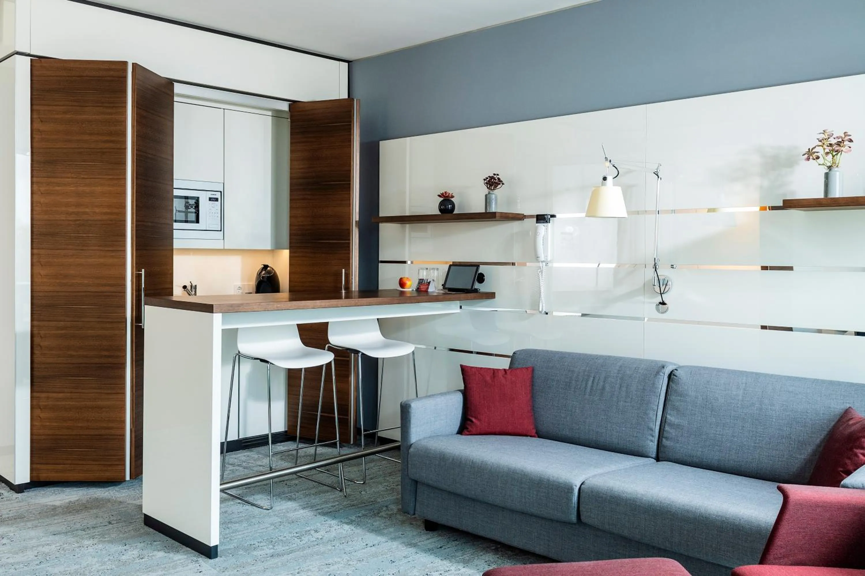 Kitchen or kitchenette in Airport Plaza Hotel Hamburg