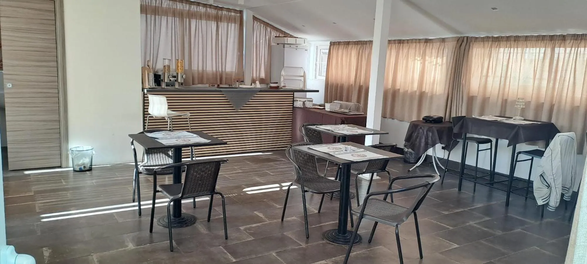 Breakfast in 8room Hotel