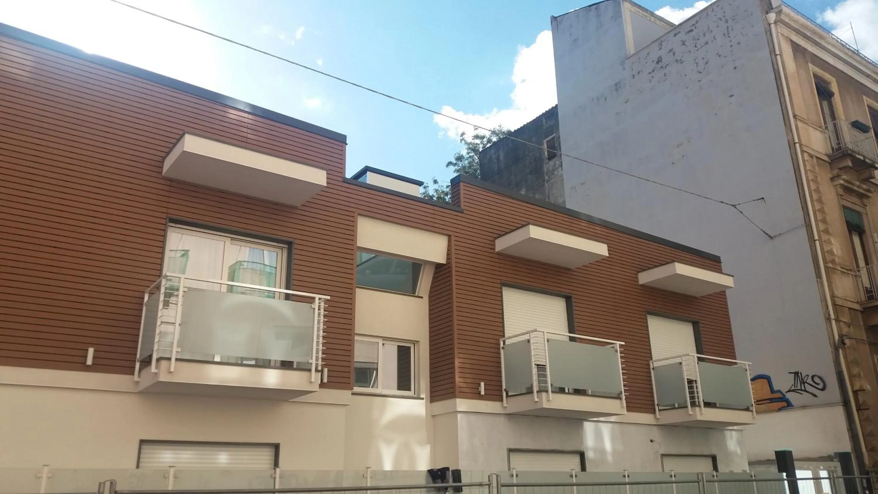 Property building in 8room Hotel