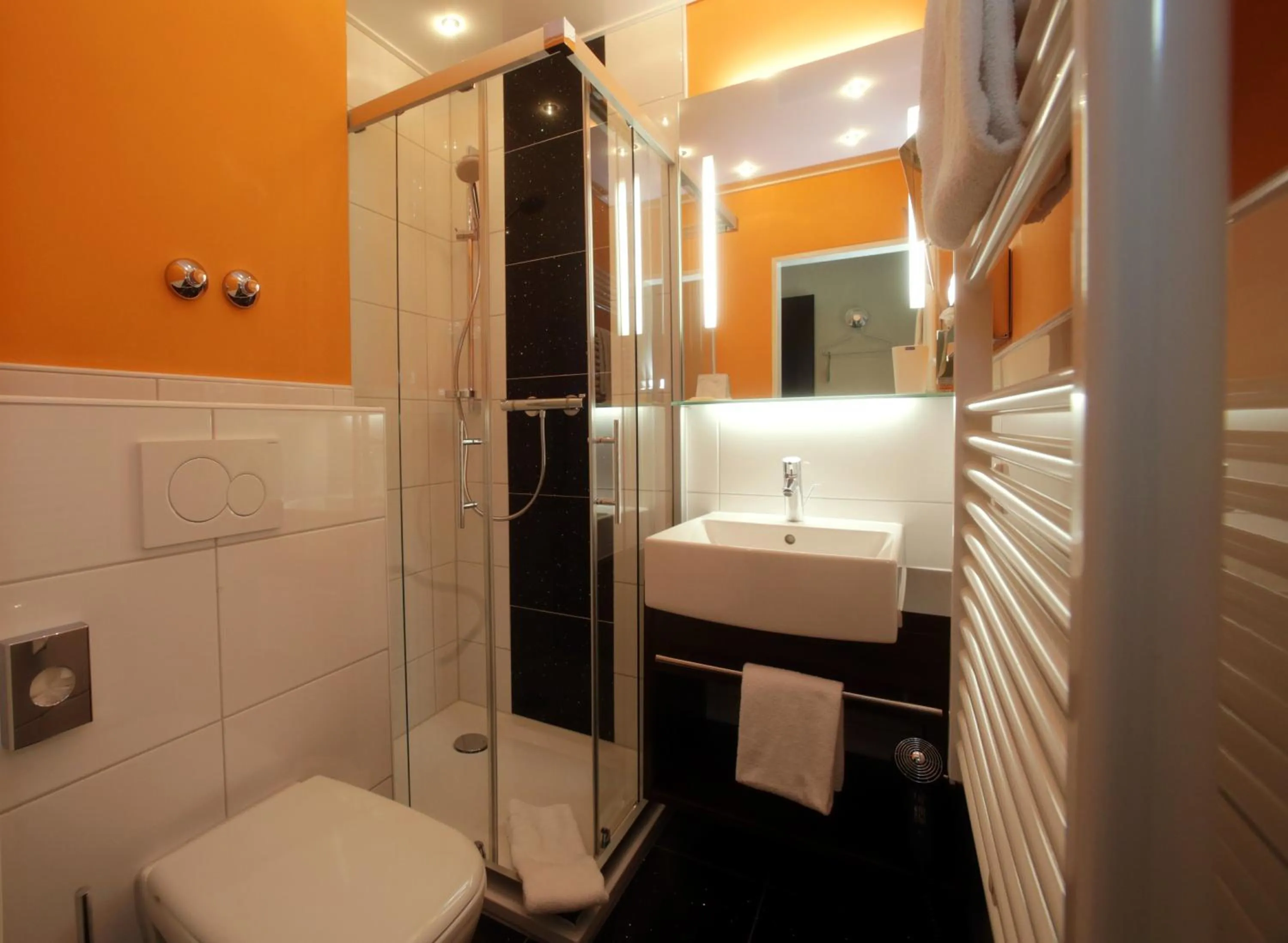 Shower in Hotel Unterfeldhaus