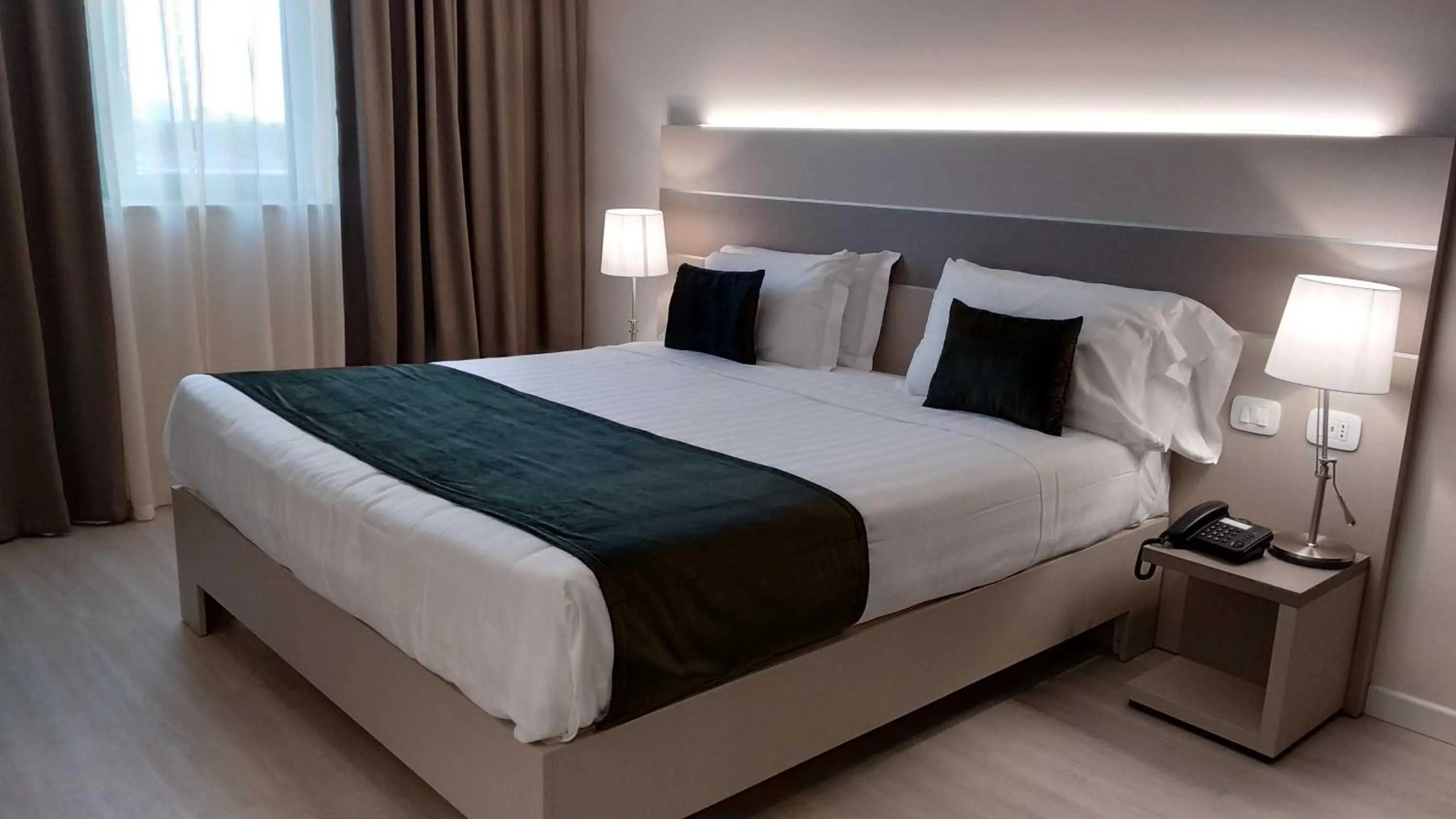 Photo of the whole room, Bed in Hotel Glis