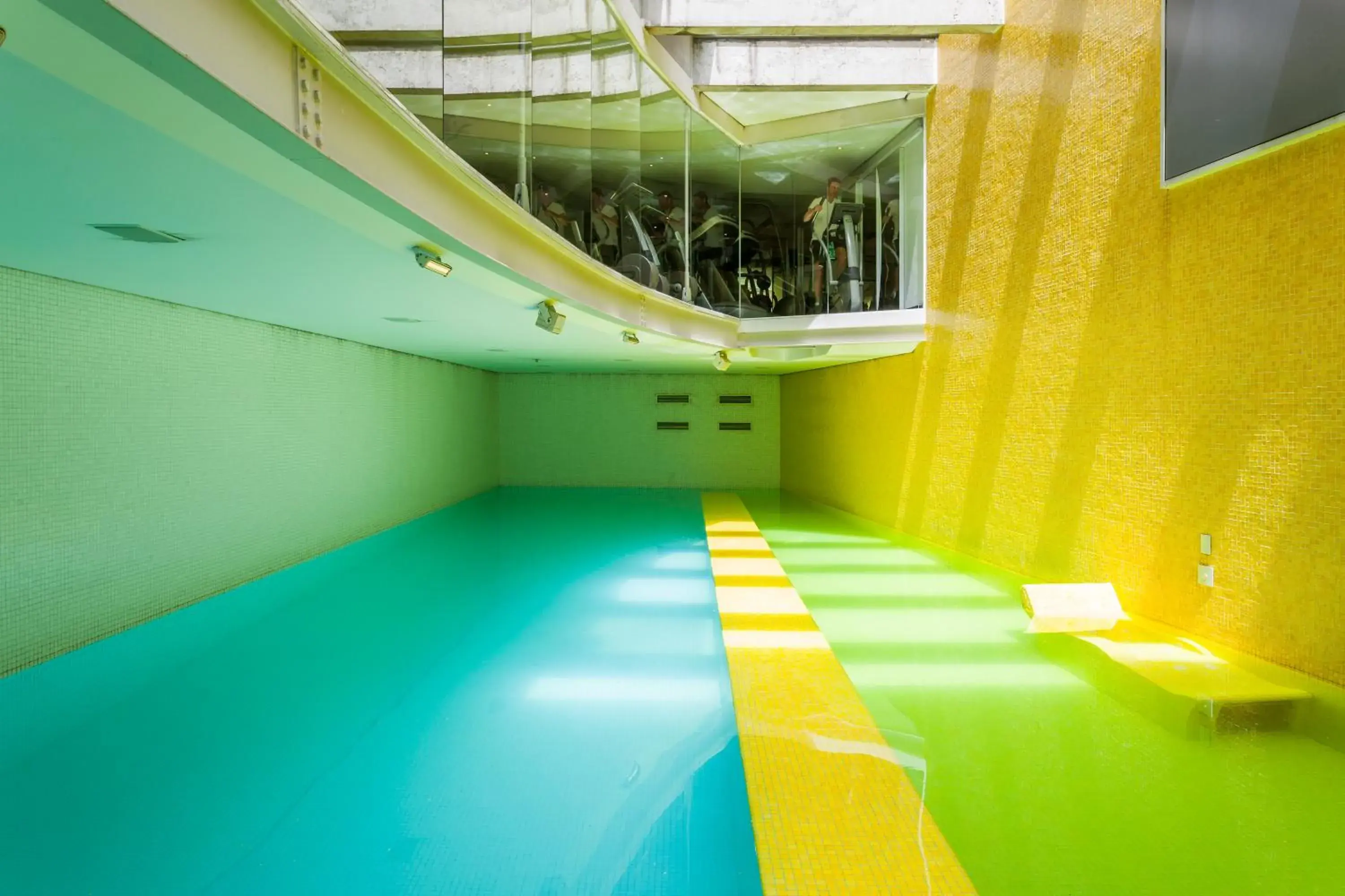 Swimming pool in Hotel Unique Swimming pool in Hotel Unique