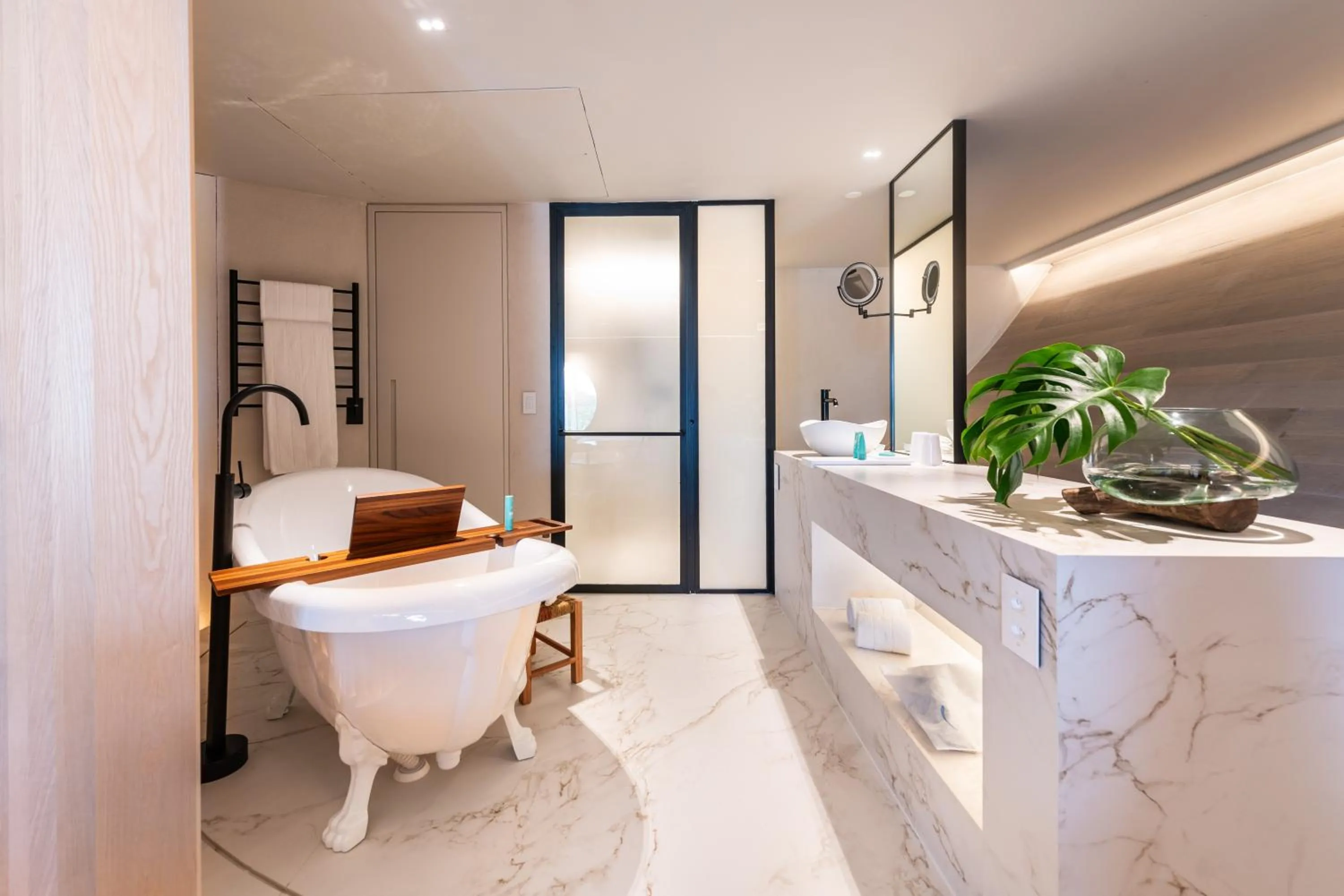 Bath in Hotel Unique