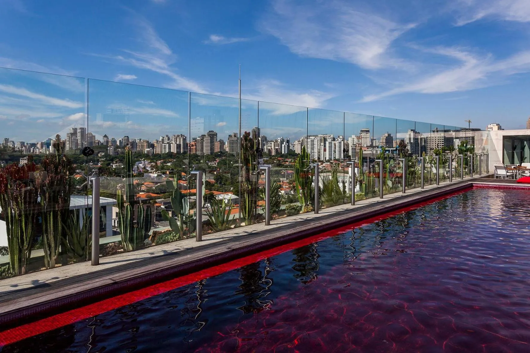 Swimming pool in Hotel Unique