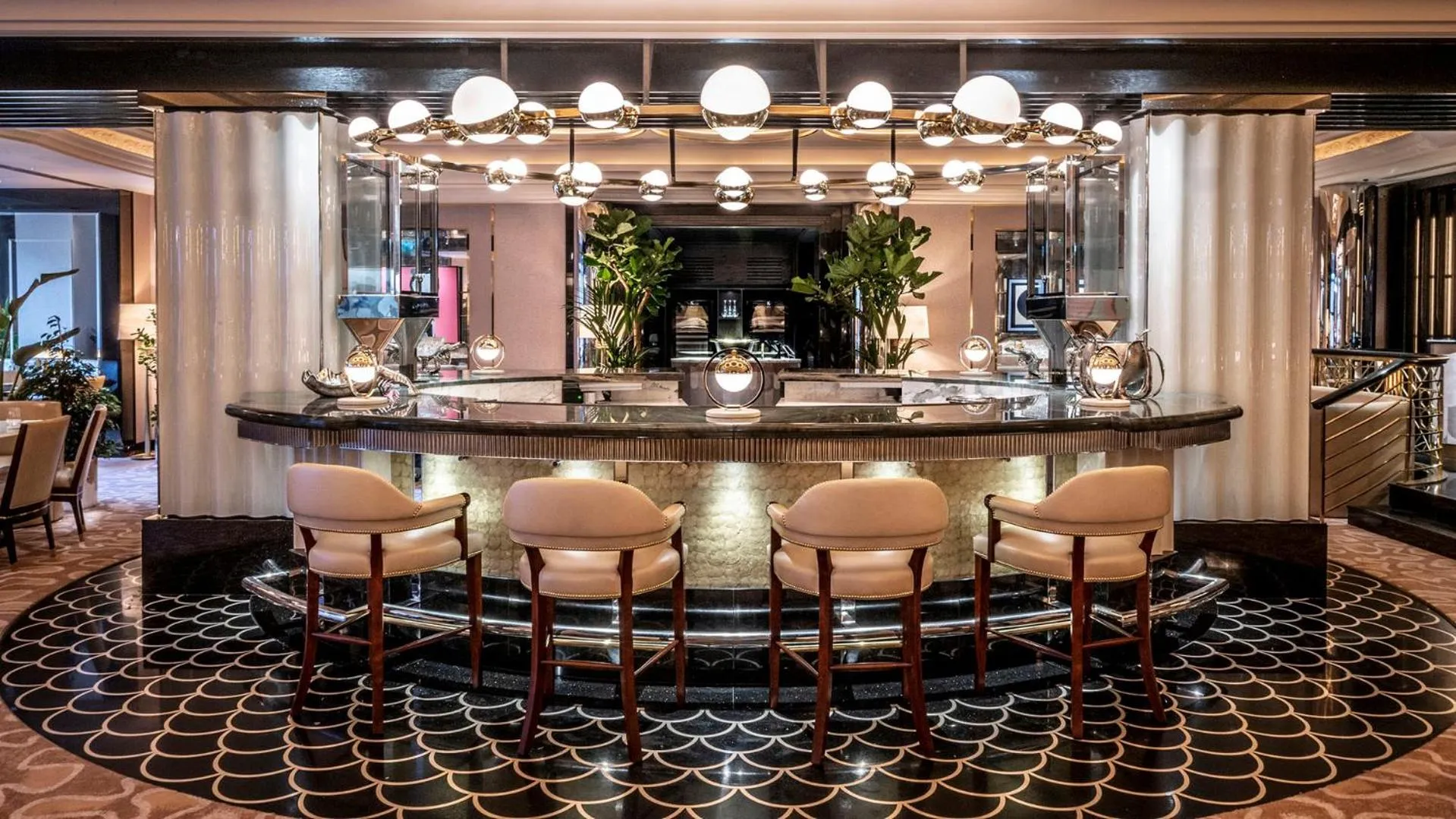 Restaurant/places to eat in The Savoy