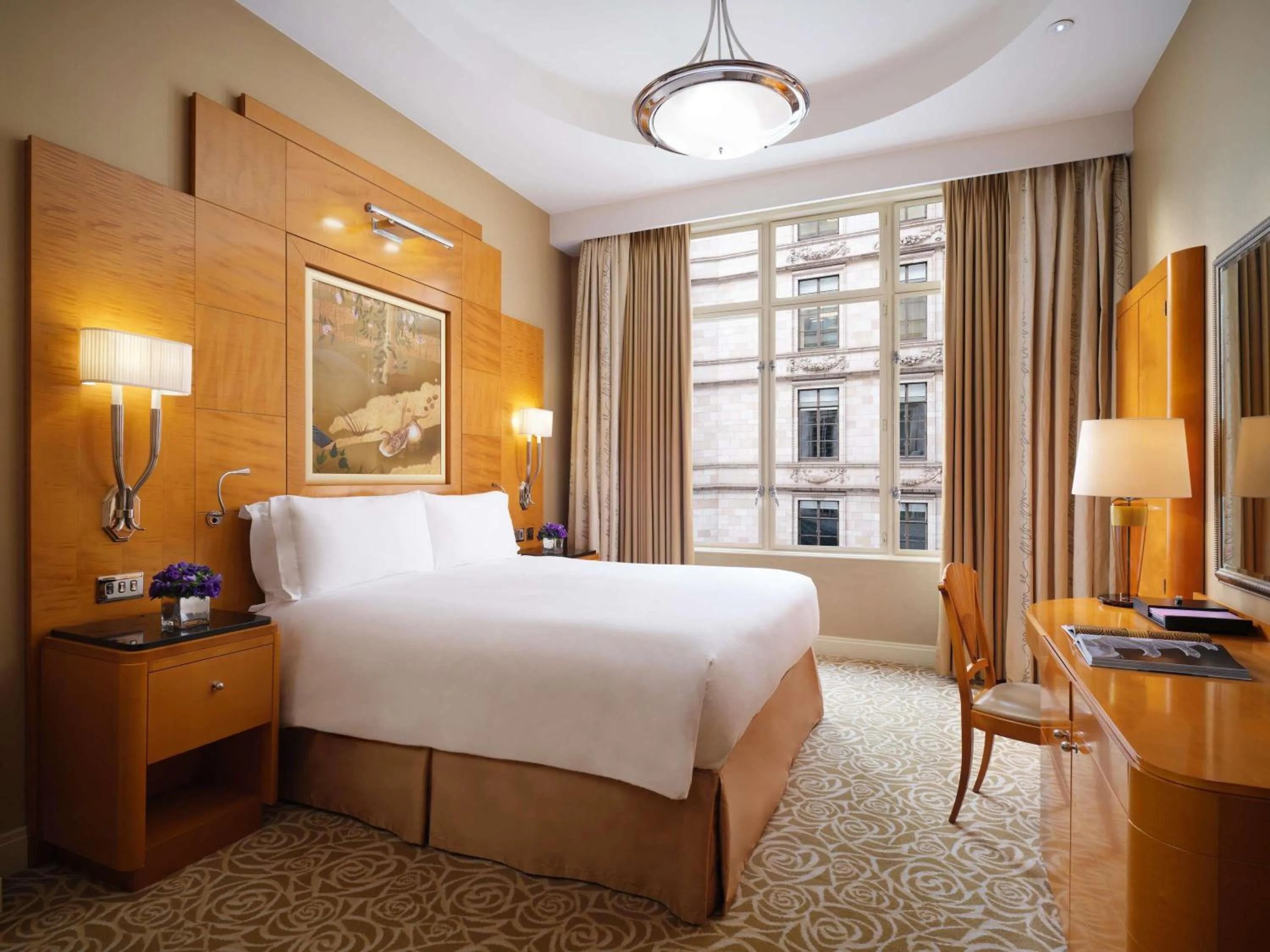 Bedroom, Bed in The Savoy