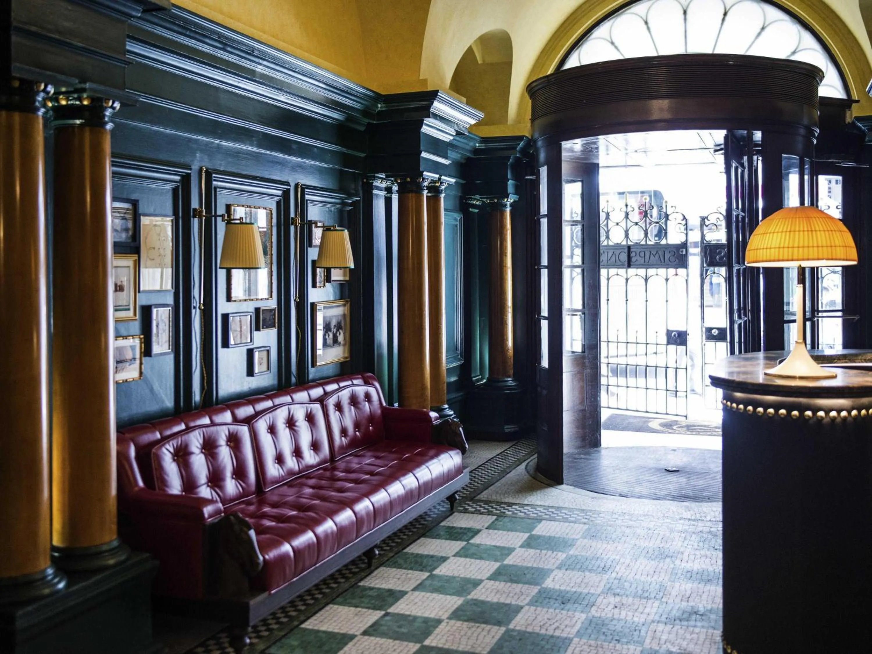 Restaurant/places to eat in The Savoy