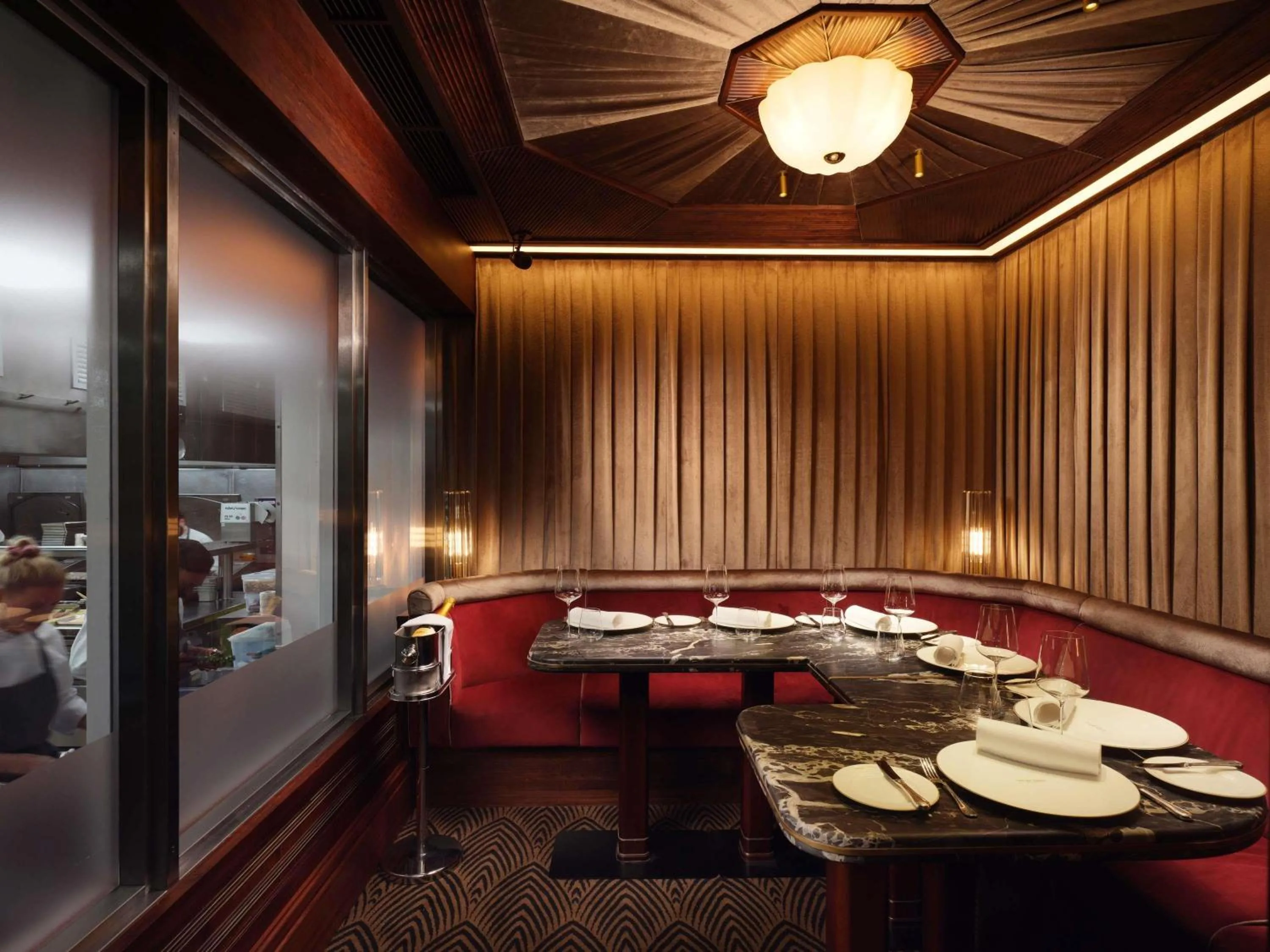 Restaurant/places to eat in The Savoy