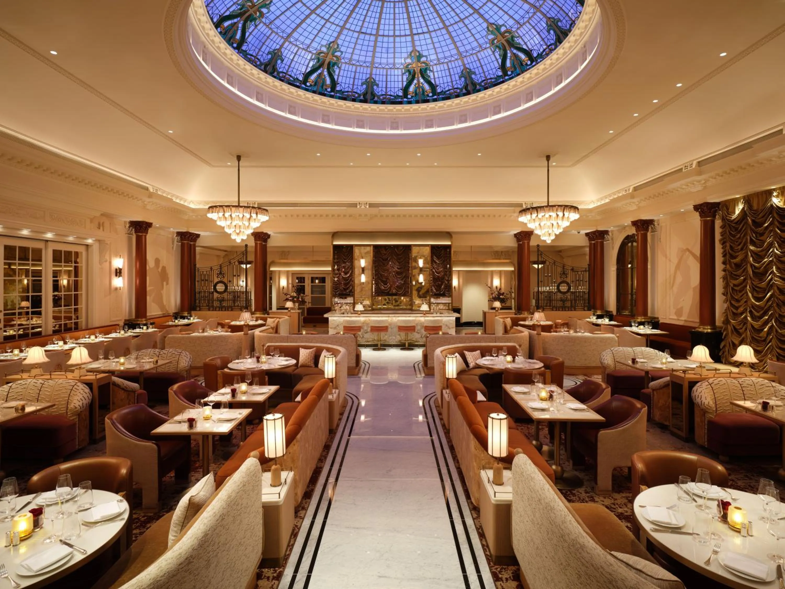 Restaurant/places to eat in The Savoy