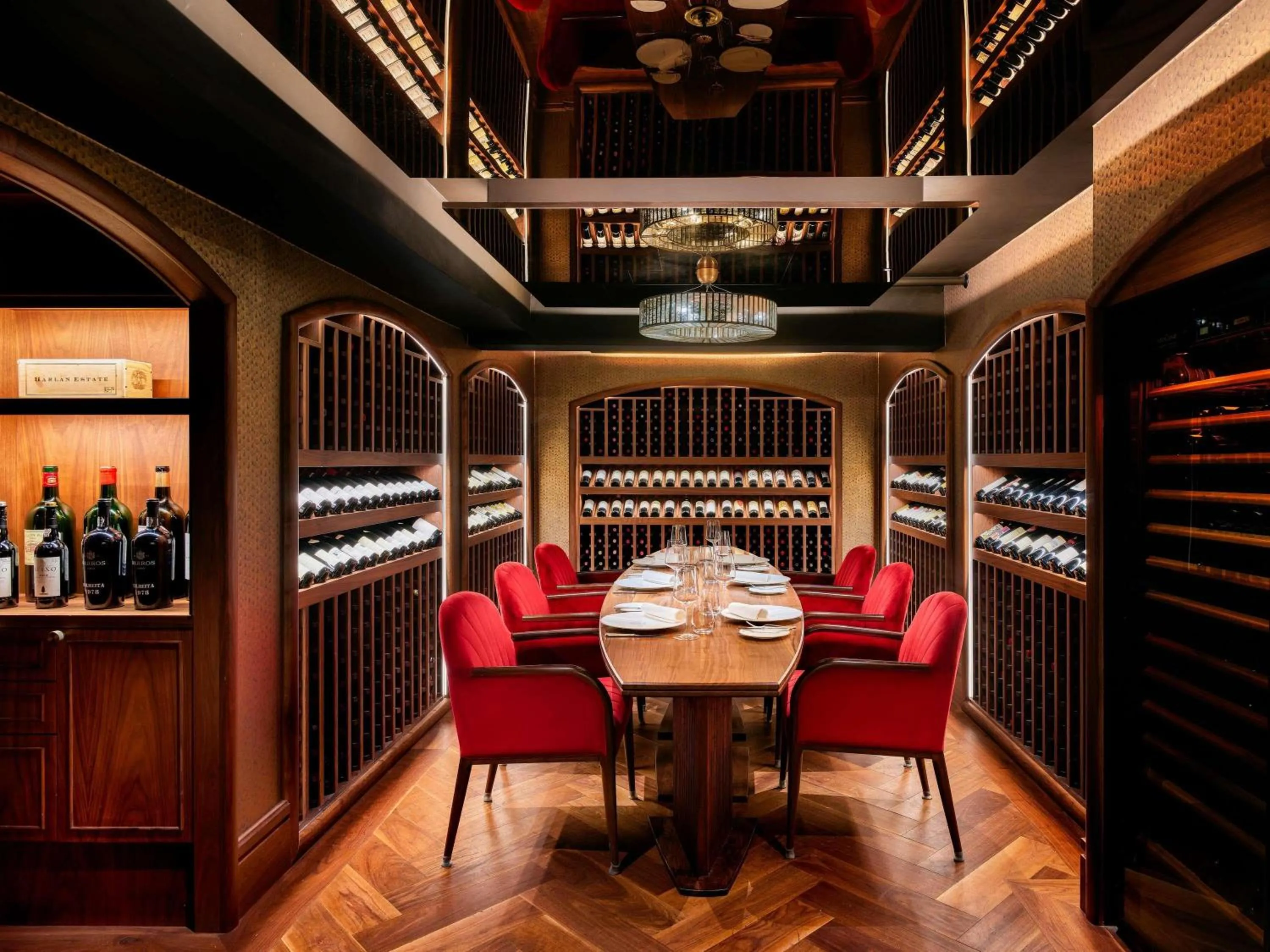 Restaurant/places to eat in The Savoy