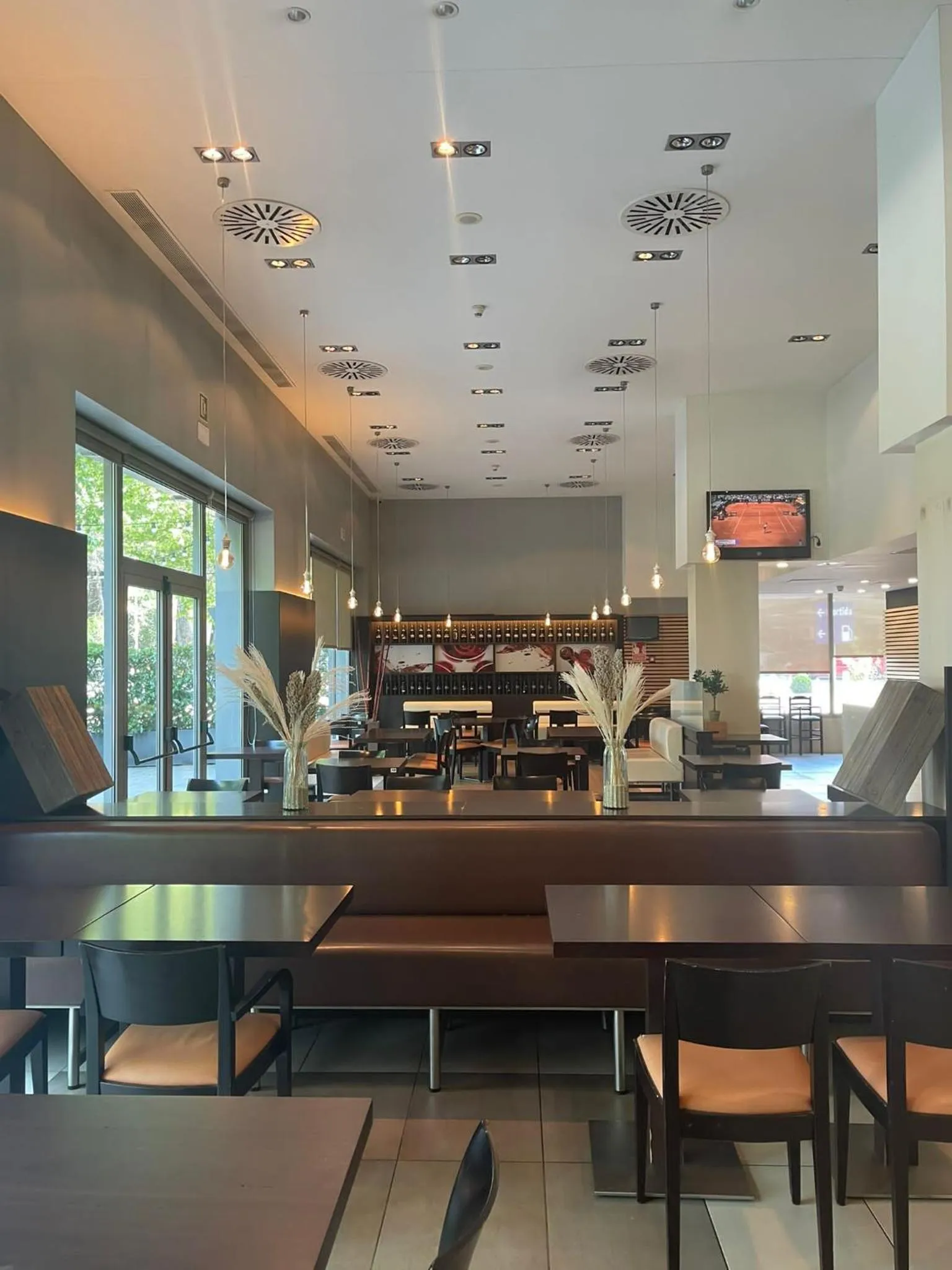 Restaurant/places to eat in Ibis Barcelona Mollet