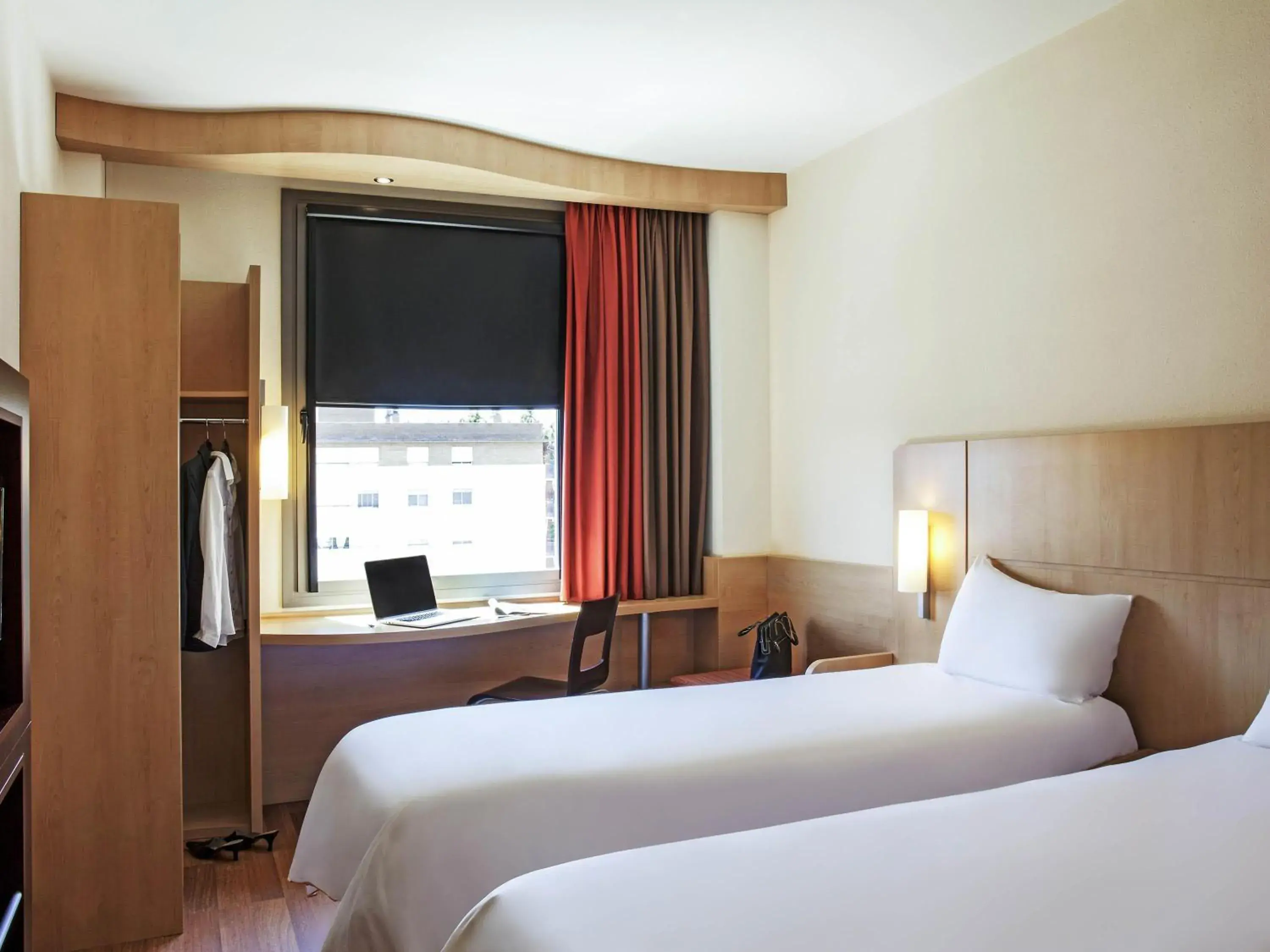Bedroom, Bed in Ibis Barcelona Mollet Bedroom, Bed in Ibis Barcelona Mollet