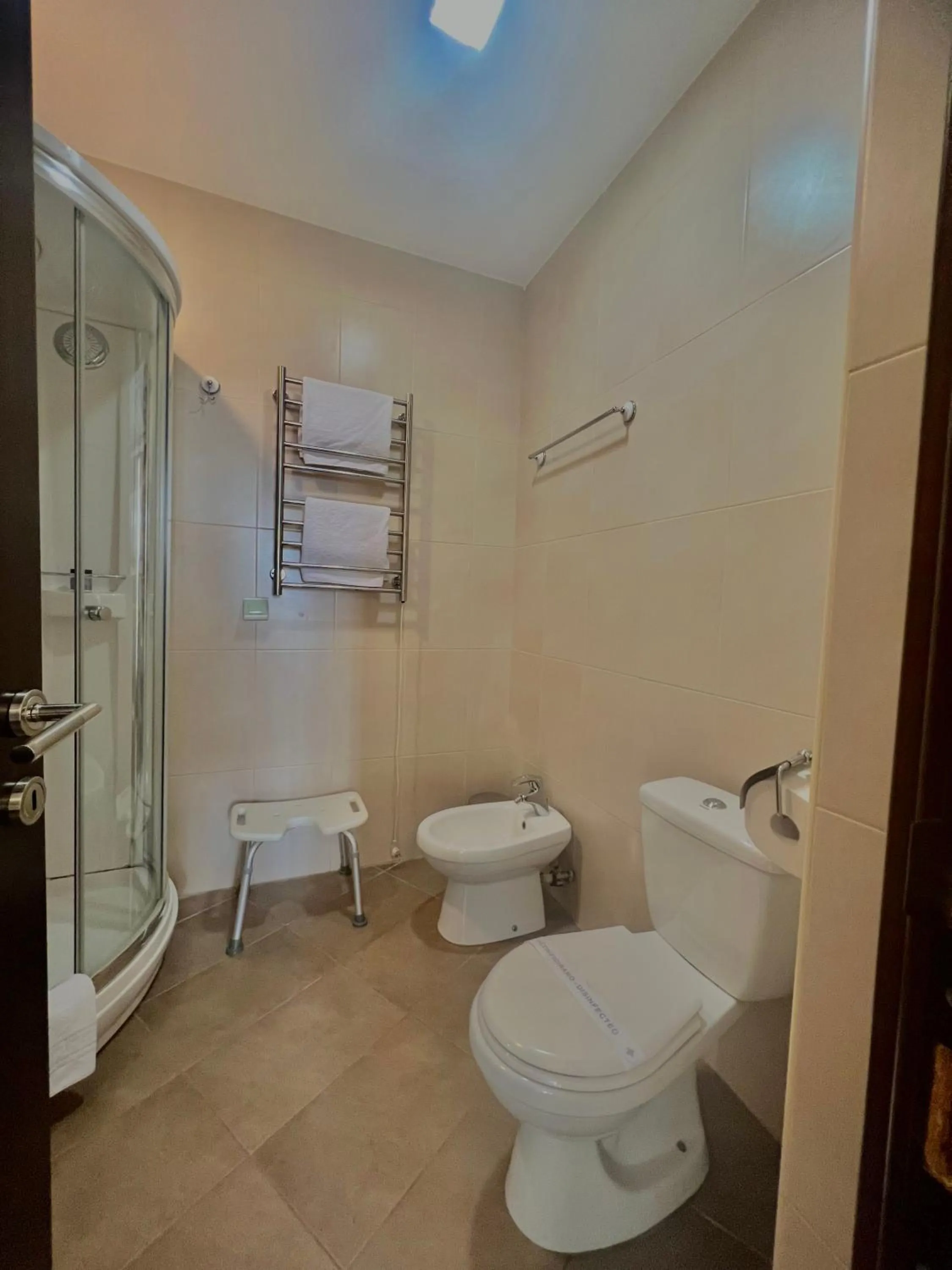 Shower in Hotel Aria