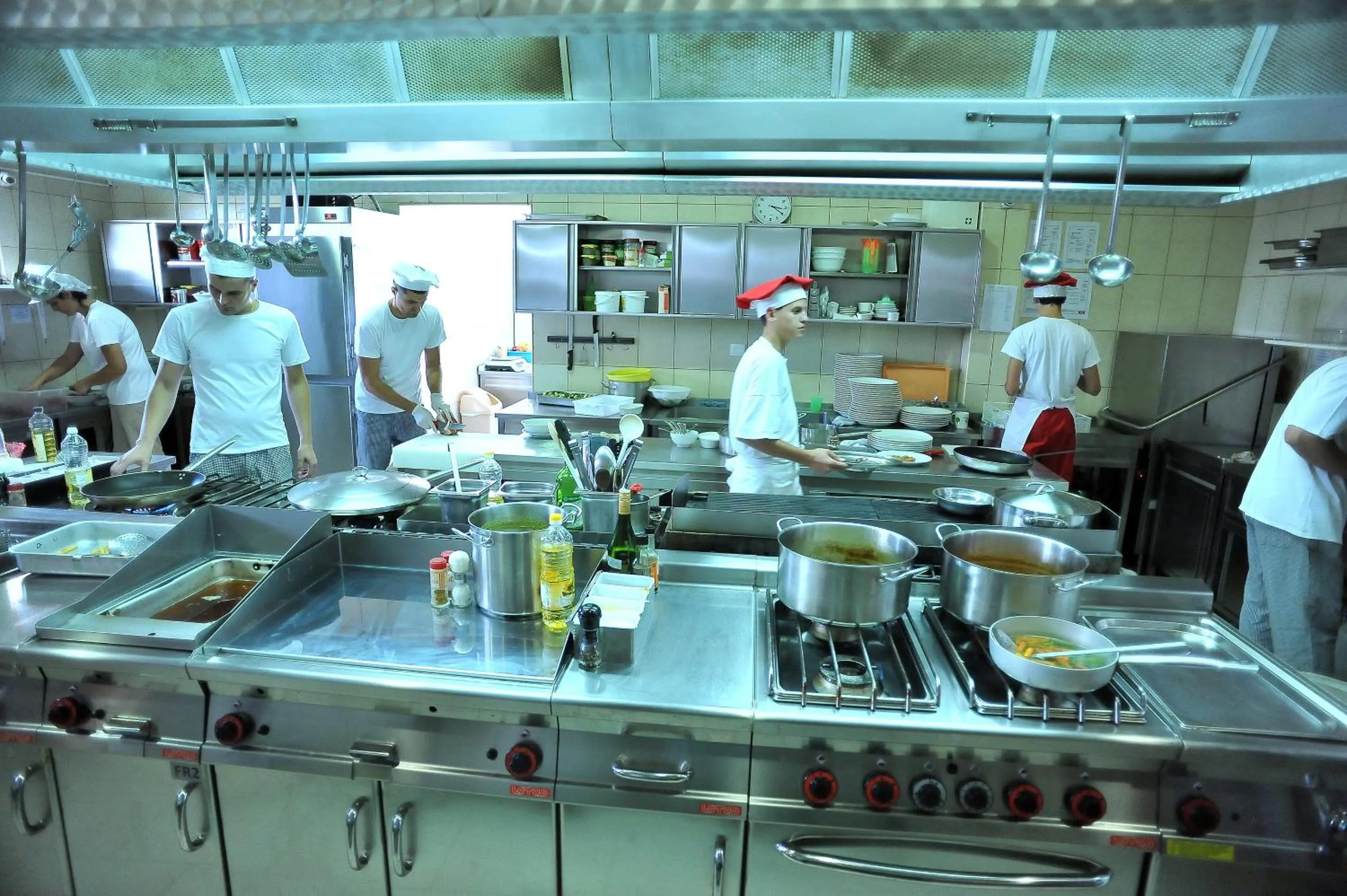 Restaurant/places to eat in Hotel Aria