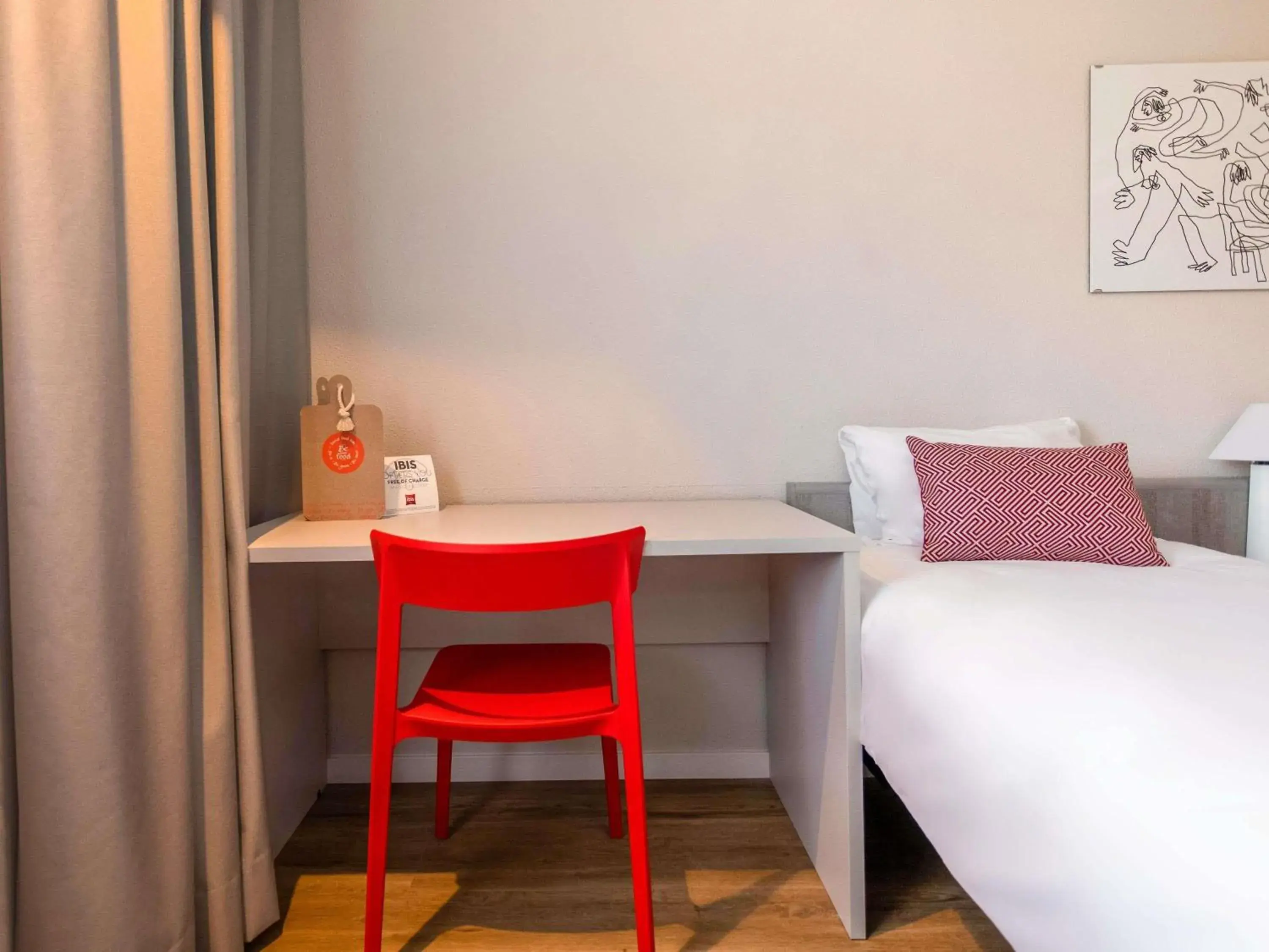 Bedroom, Bed in Ibis Valencia Alfafar Bedroom, Bed in Ibis Valencia Alfafar