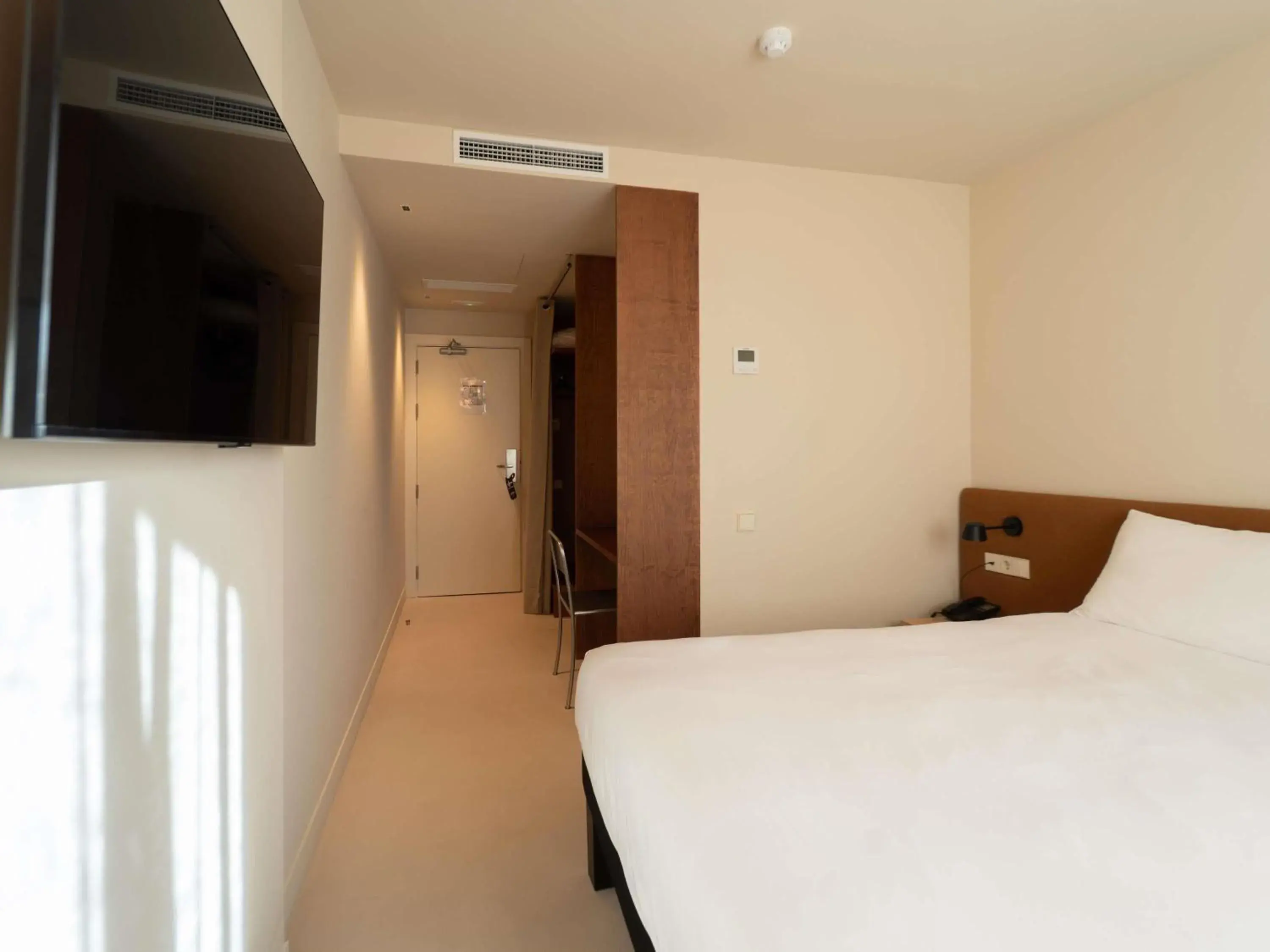 Bedroom, Bed in Ibis Valencia Alfafar Bedroom, Bed in Ibis Valencia Alfafar