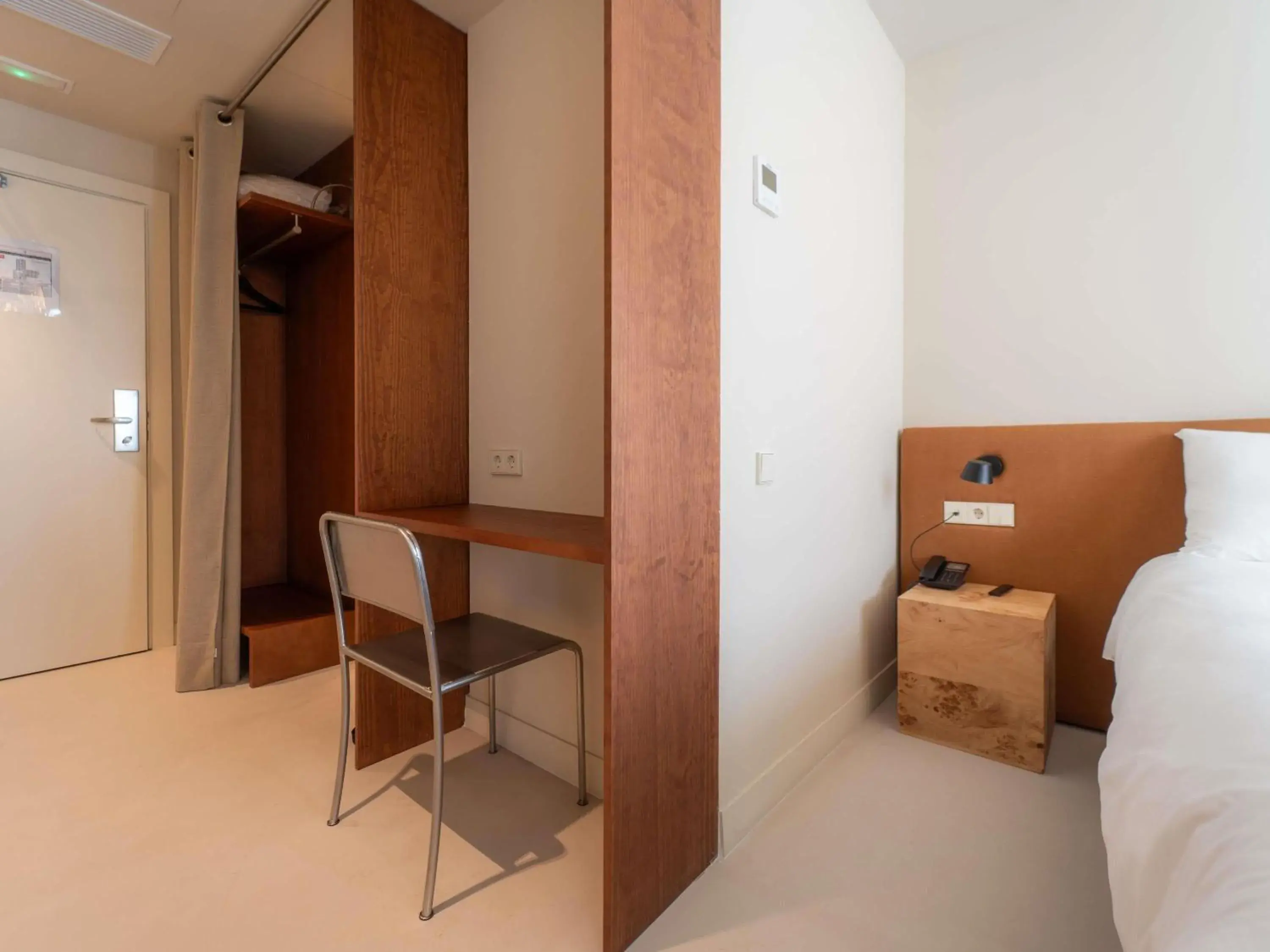 Bedroom, Bed in Ibis Valencia Alfafar Bedroom, Bed in Ibis Valencia Alfafar