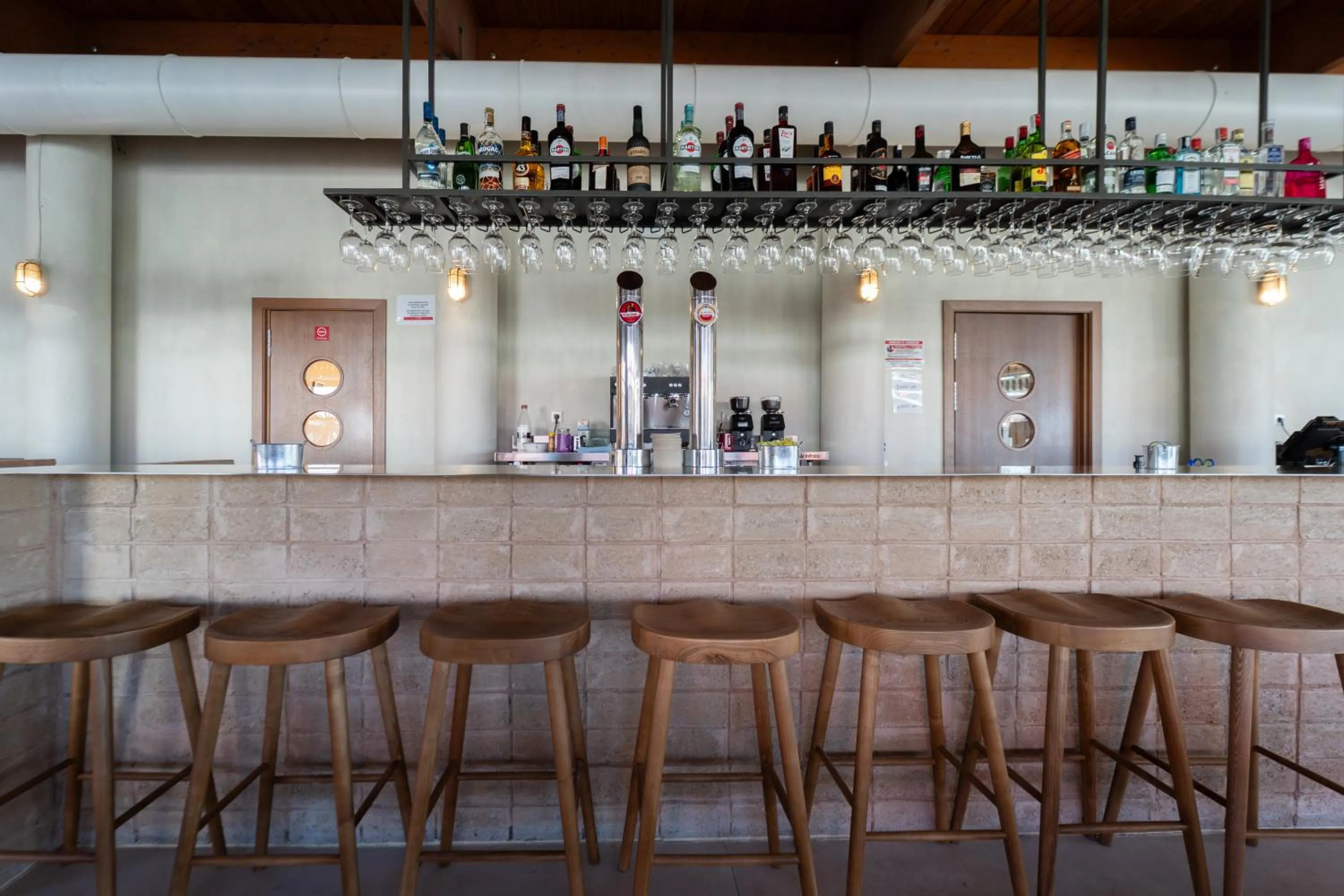 Lounge or bar in Ibis Valencia Alfafar