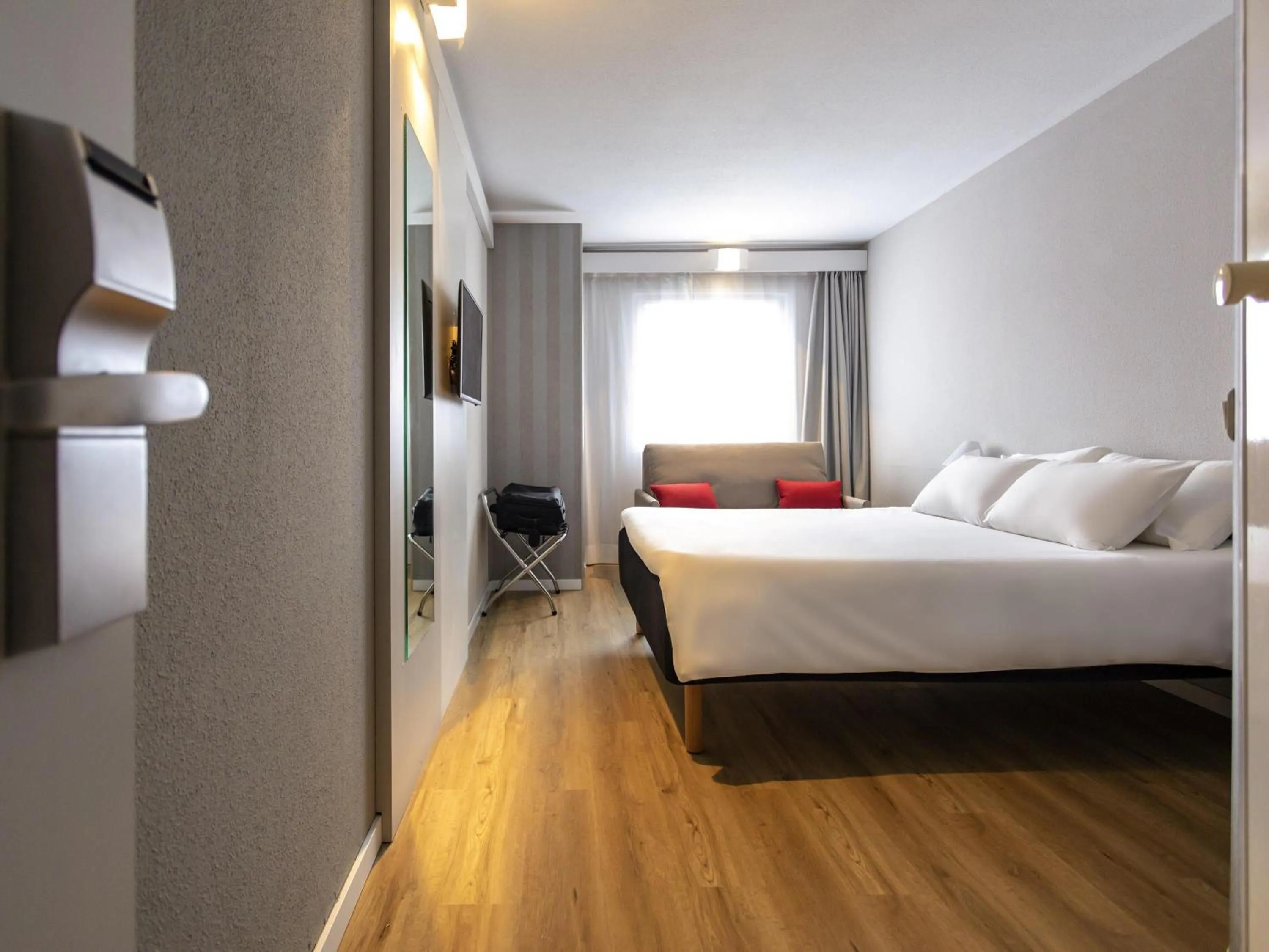 Bedroom, Bed in Ibis Valencia Alfafar