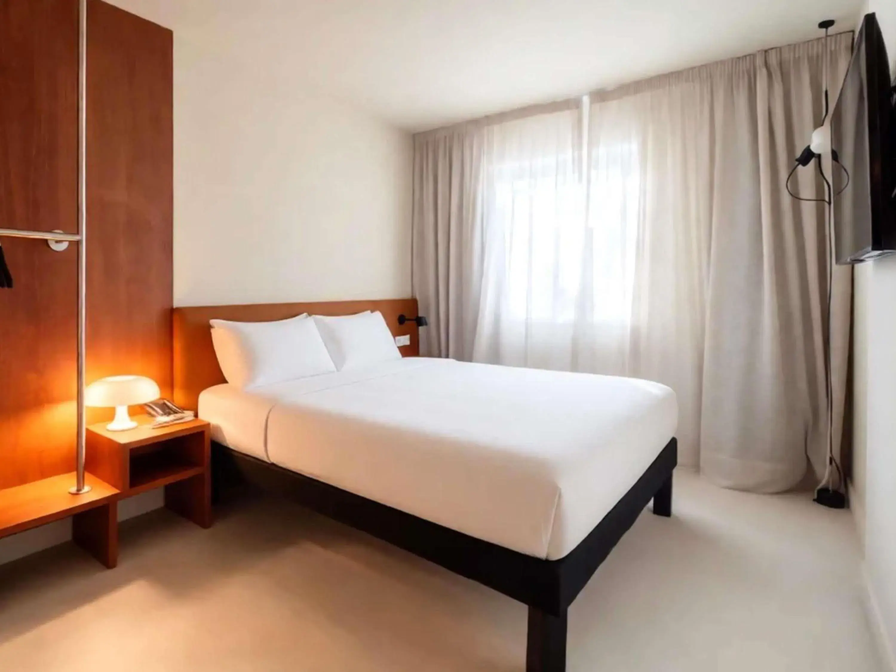 Bedroom, Bed in Ibis Valencia Alfafar Bedroom, Bed in Ibis Valencia Alfafar