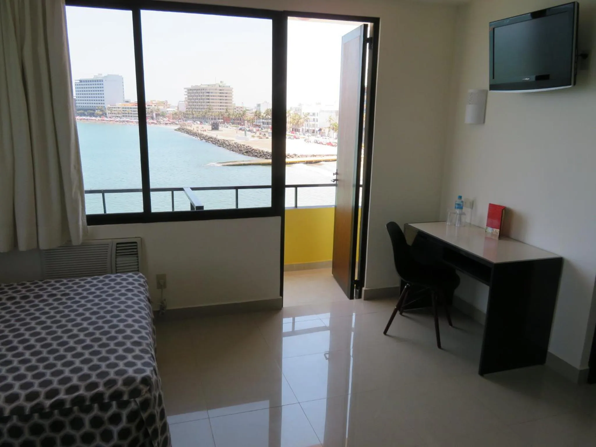 Sea view, Bed in Hotel Mar y Tierra