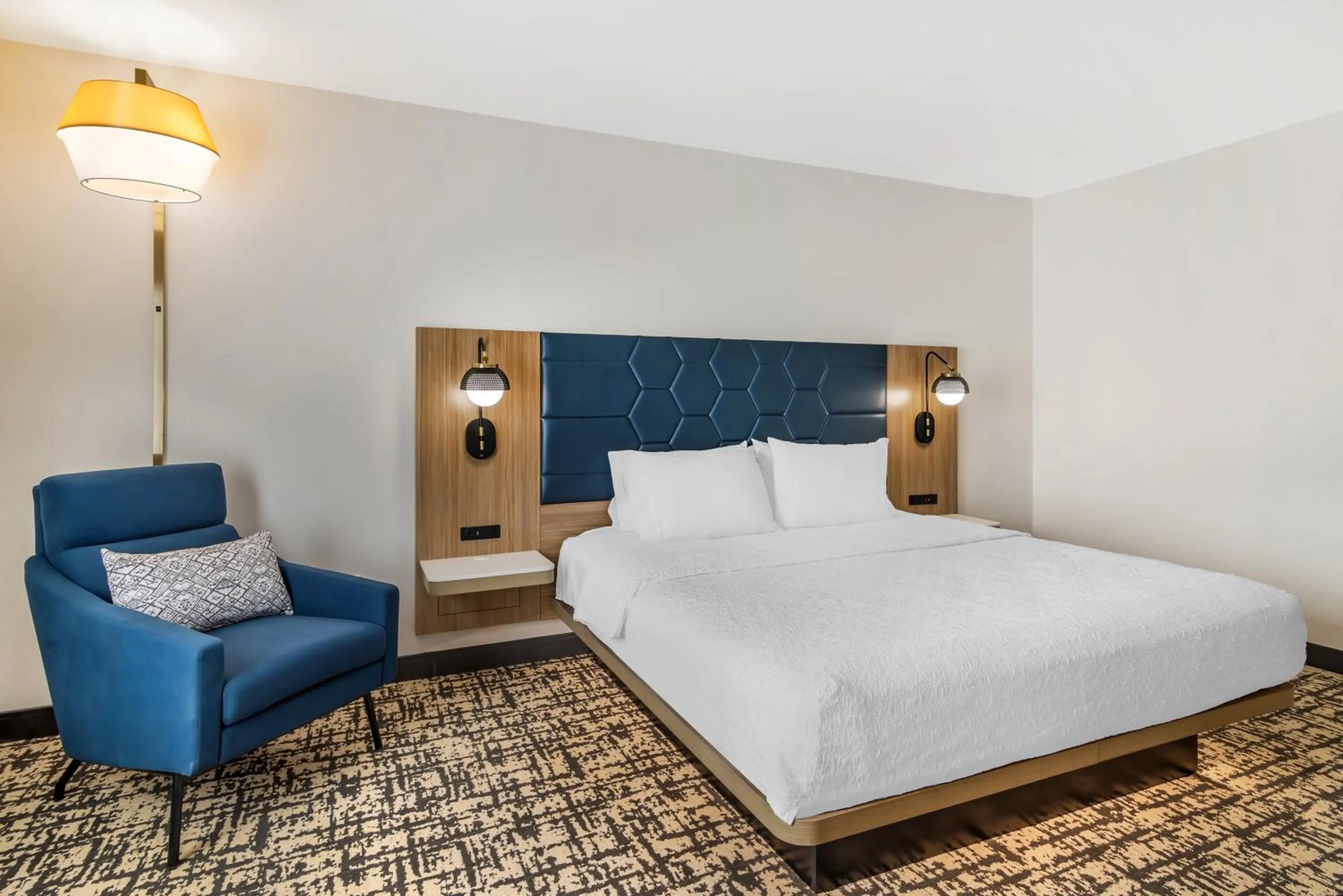 Bed in Hampton Inn Atlanta-Stockbridge