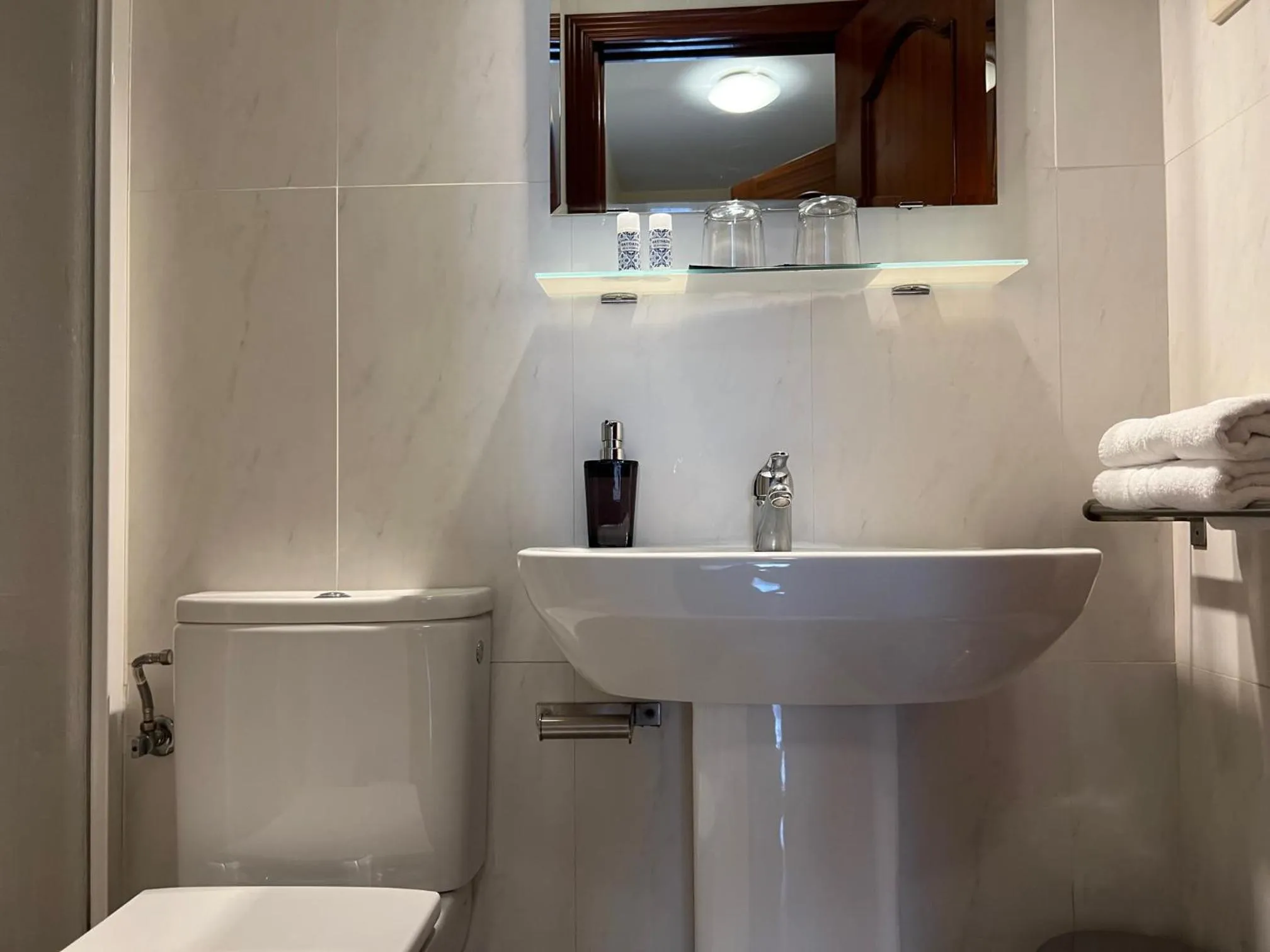 Bathroom in THC Bergantin Hostel