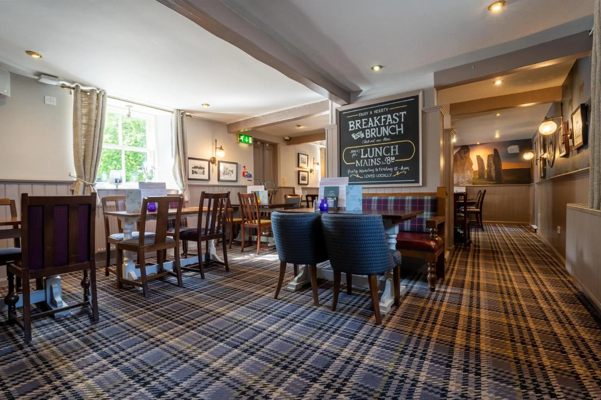 Restaurant/places to eat in West Port Hotel