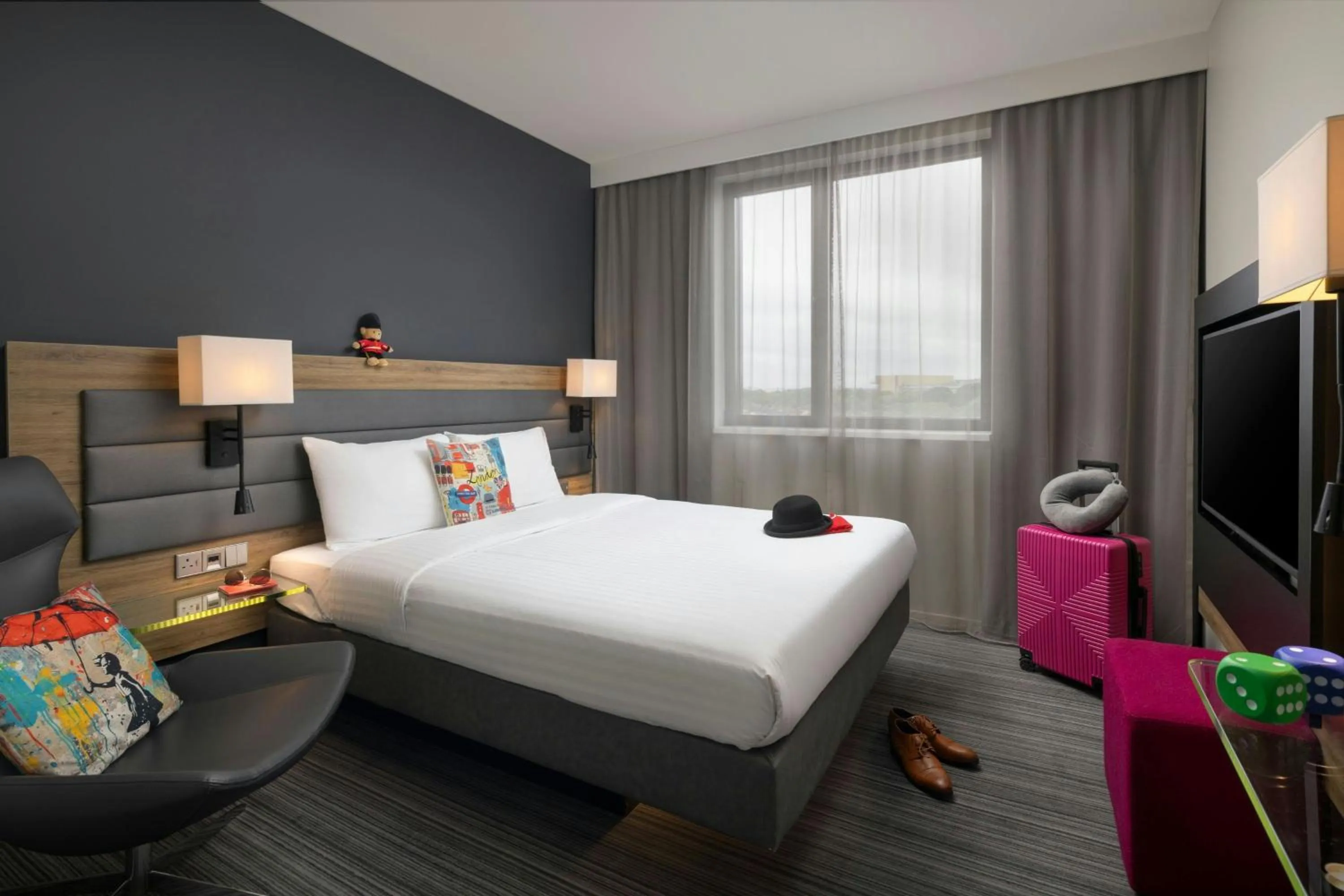 Photo of the whole room, Bed in Moxy London Heathrow Airport