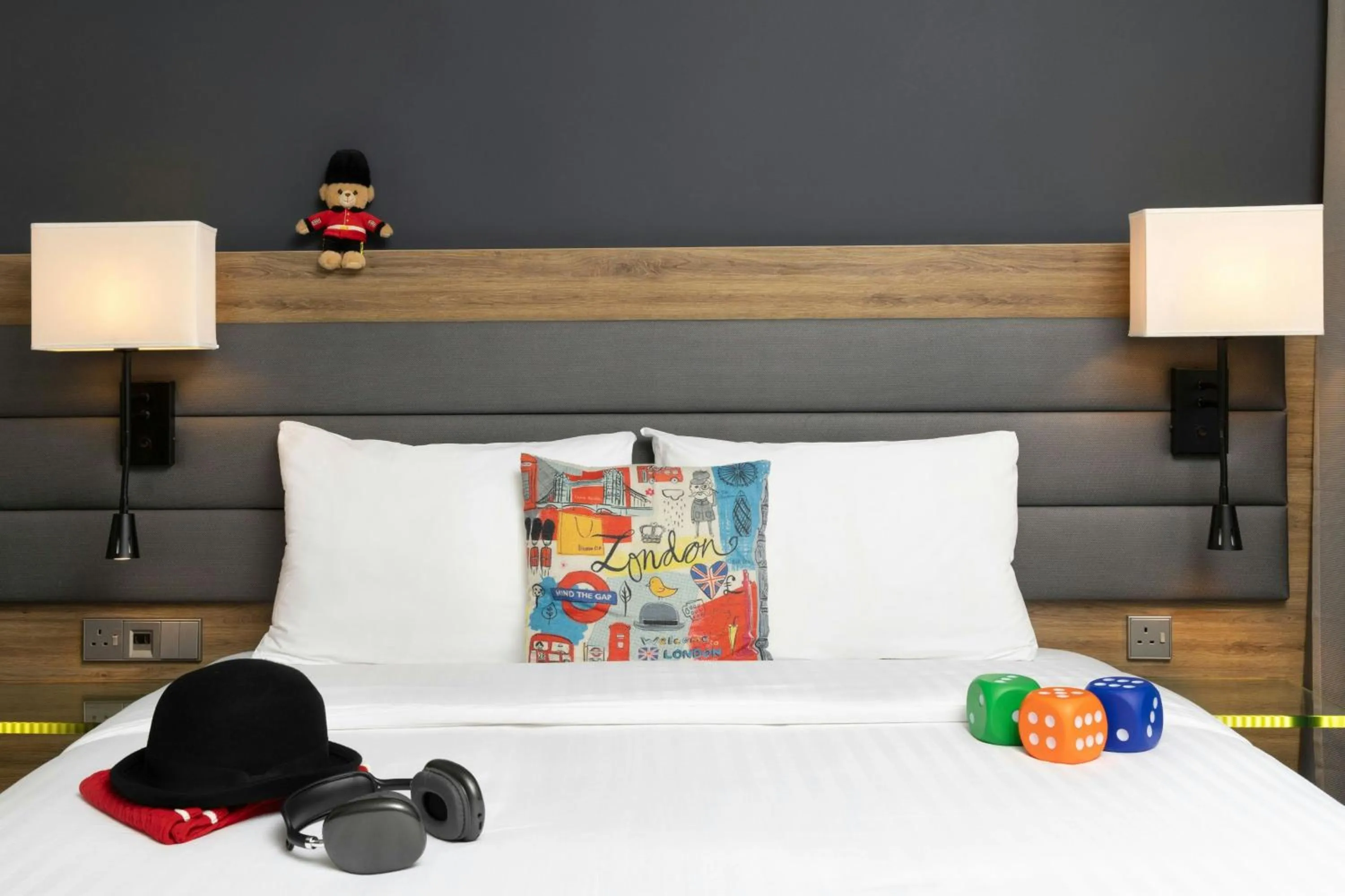 Photo of the whole room, Bed in Moxy London Heathrow Airport